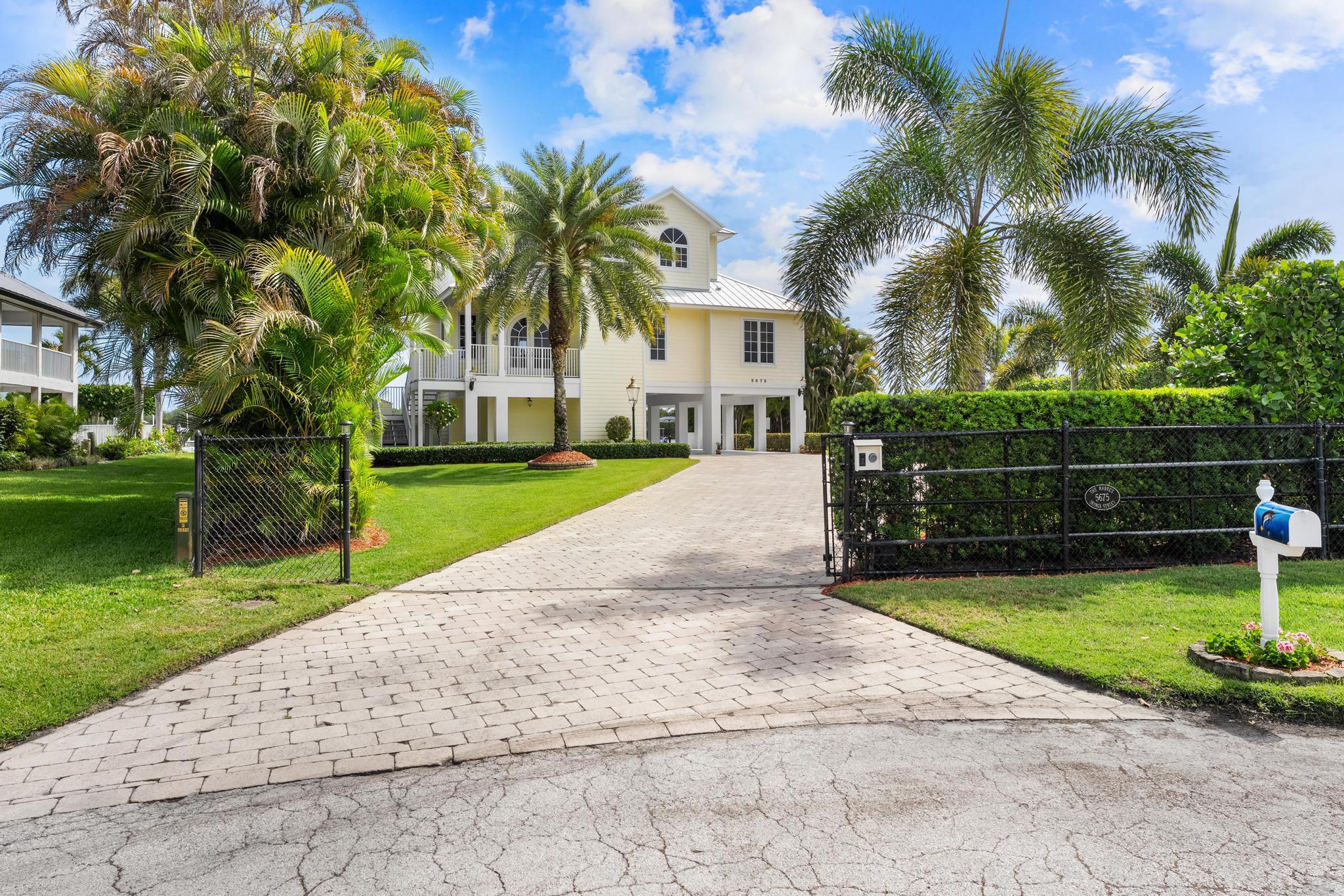 ROCKY POINT ESTATES - Residential