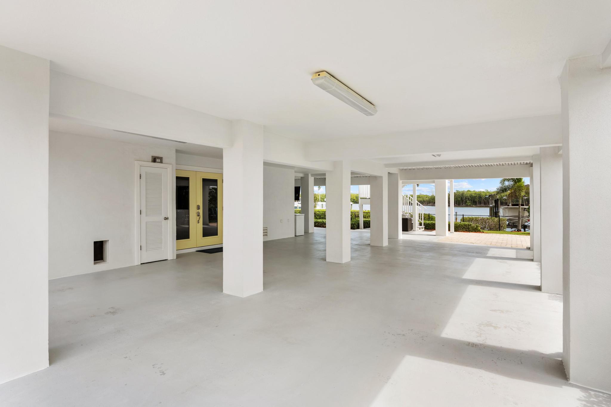 ROCKY POINT ESTATES - Residential