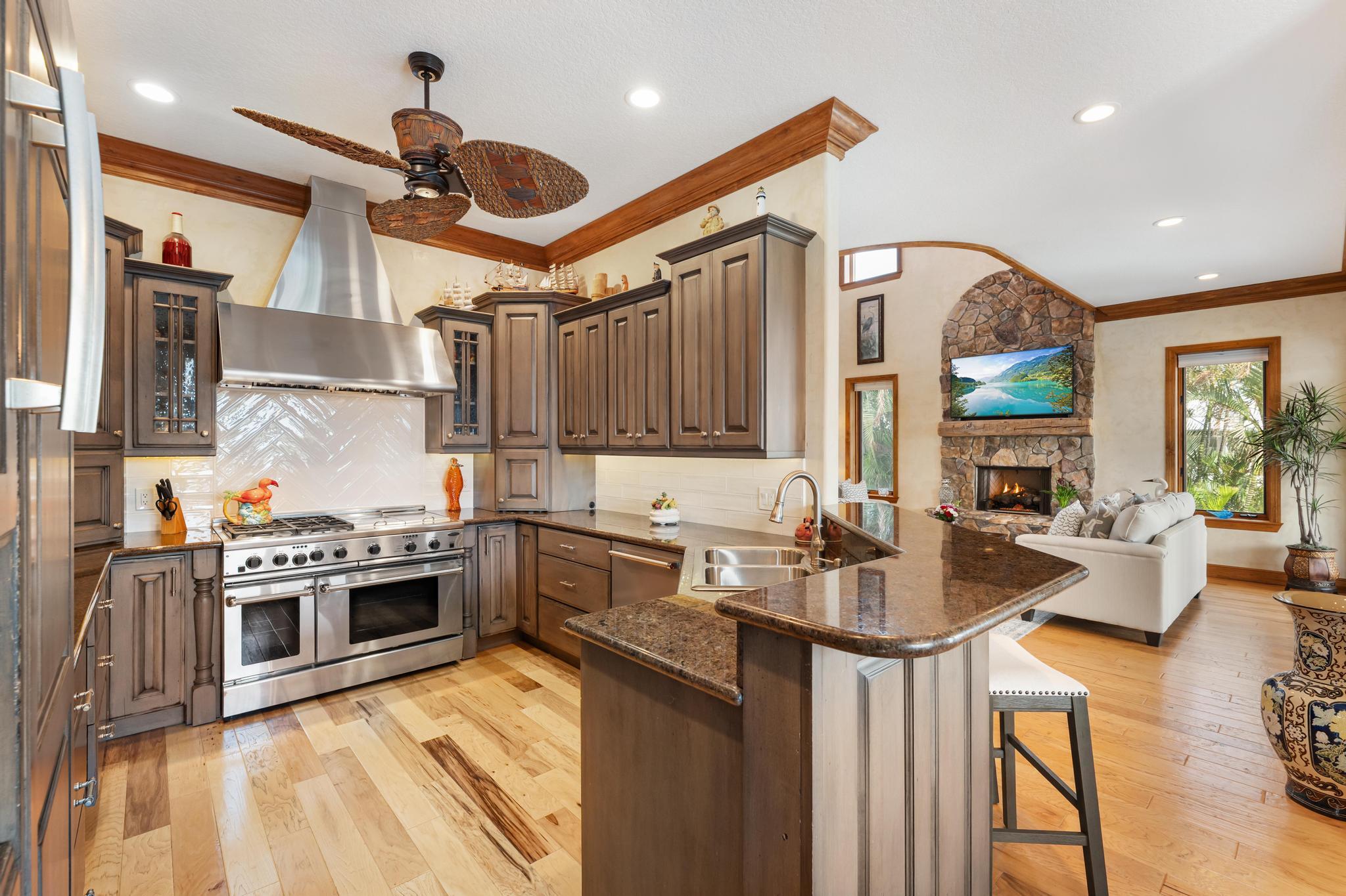 ROCKY POINT ESTATES - Residential
