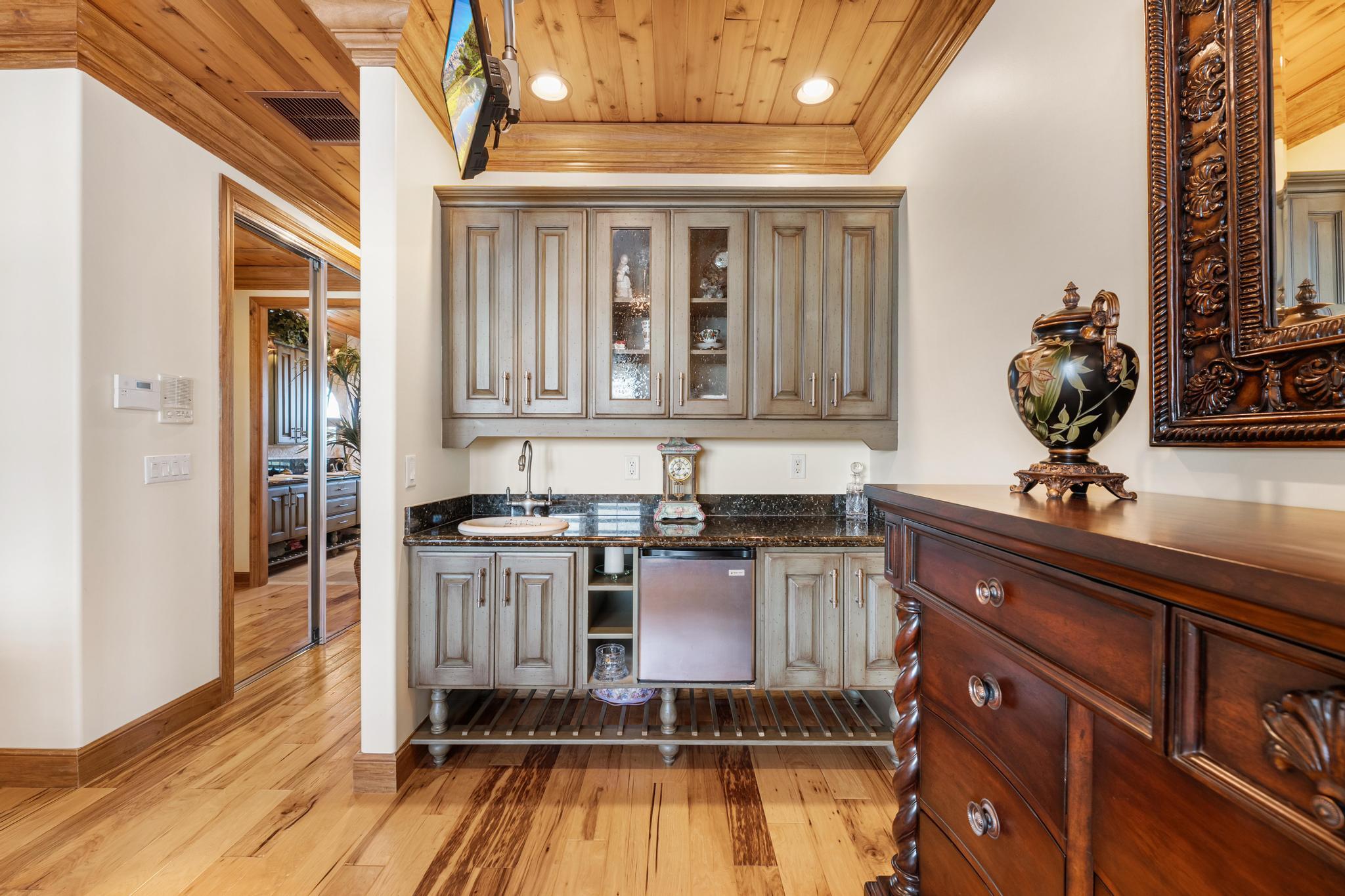 ROCKY POINT ESTATES - Residential