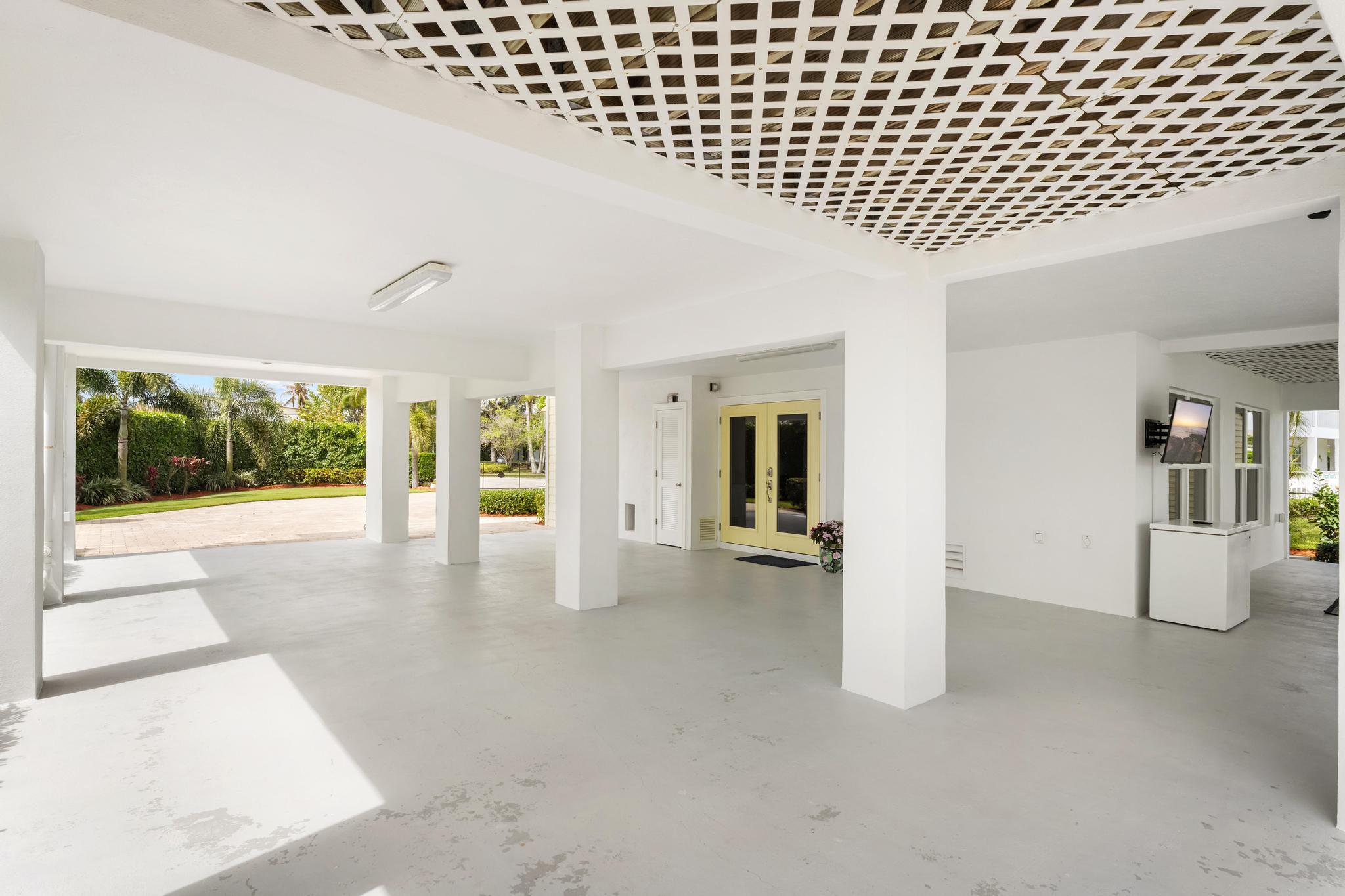 ROCKY POINT ESTATES - Residential