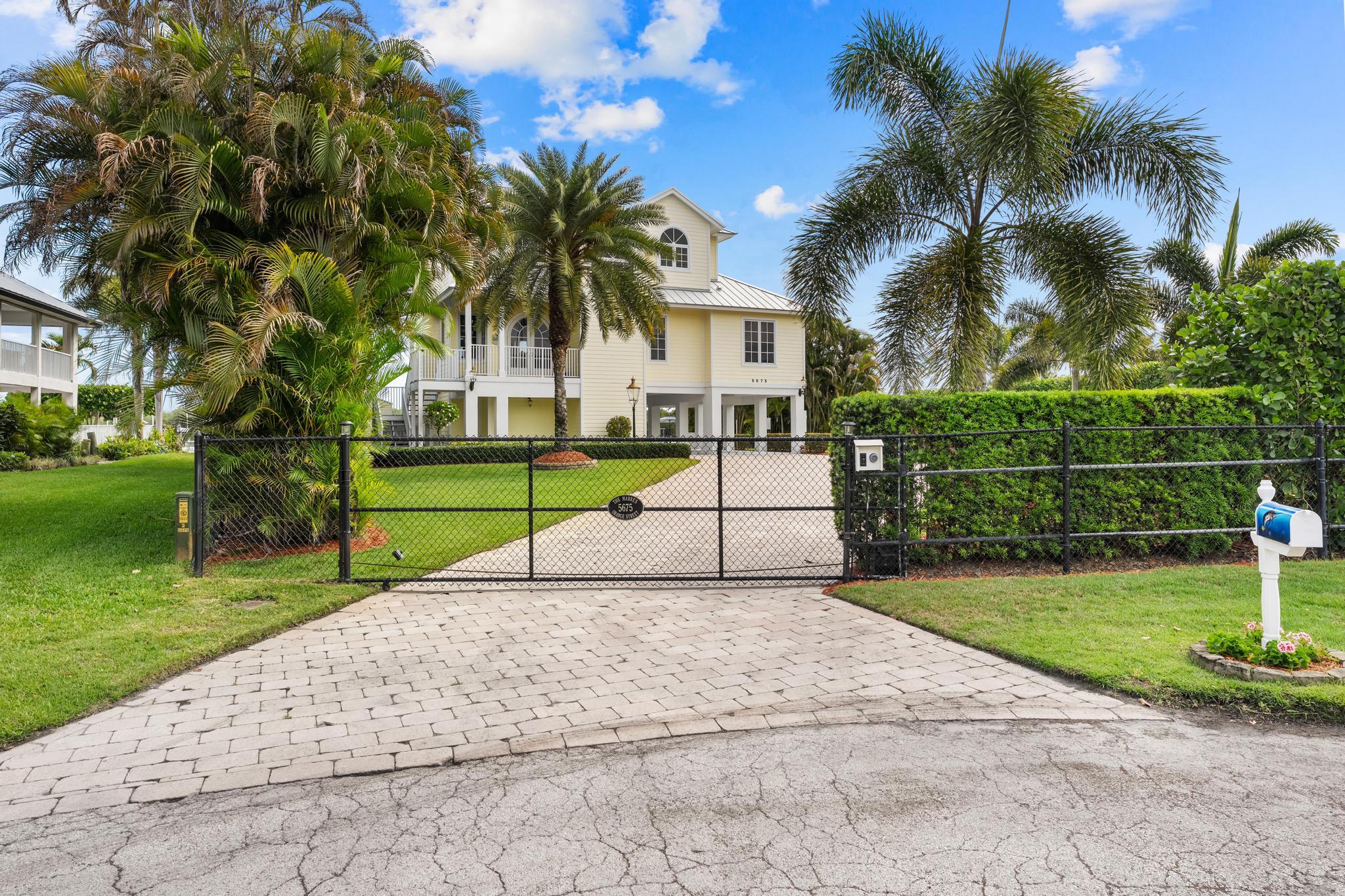 ROCKY POINT ESTATES - Residential