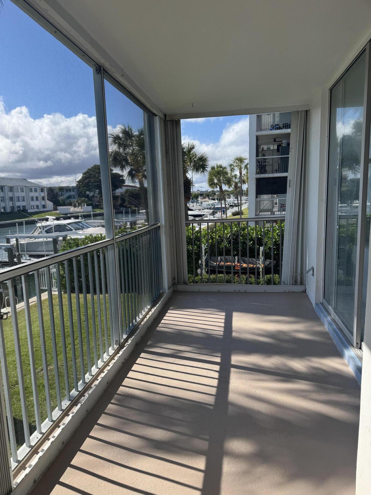 PARADISE HARBOUR CONDO - Residential