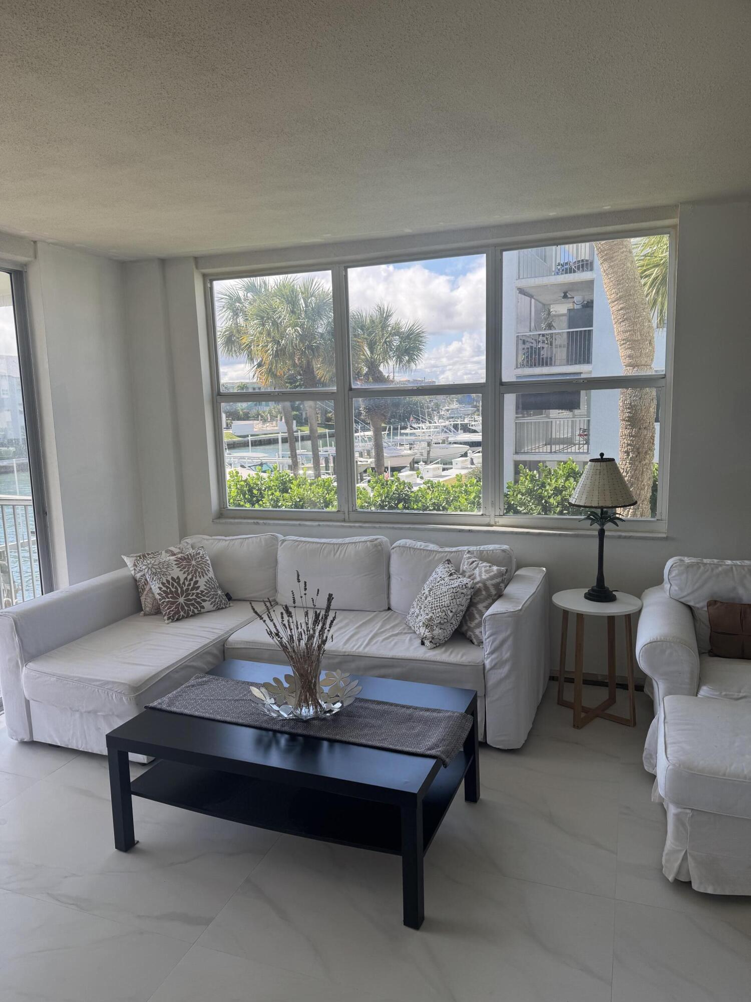 PARADISE HARBOUR CONDO - Residential