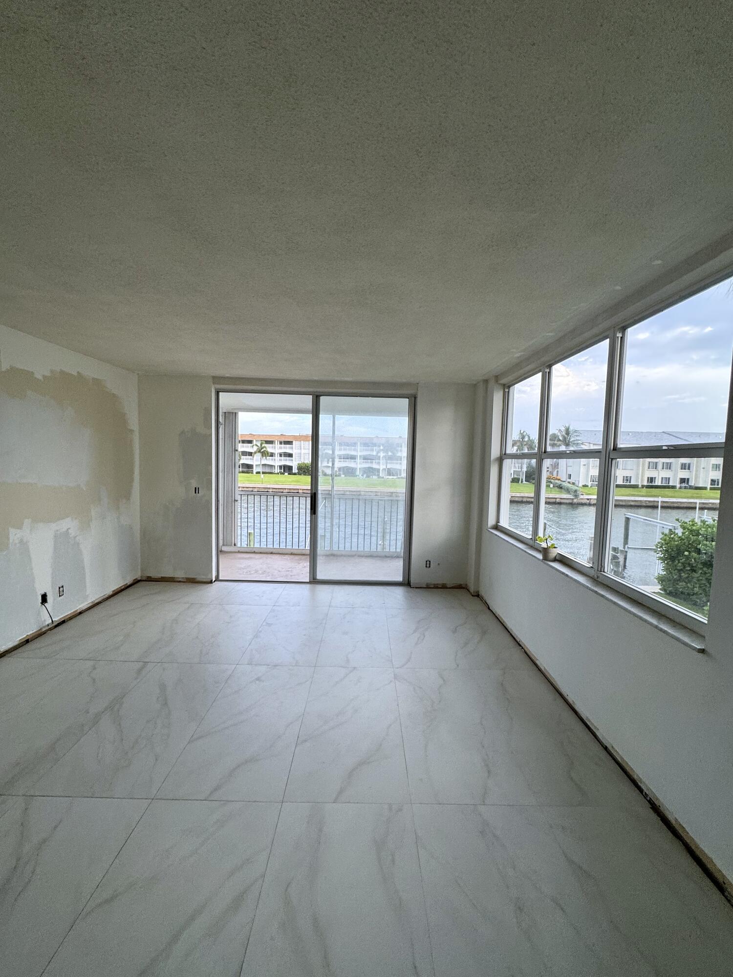 PARADISE HARBOUR CONDO - Residential