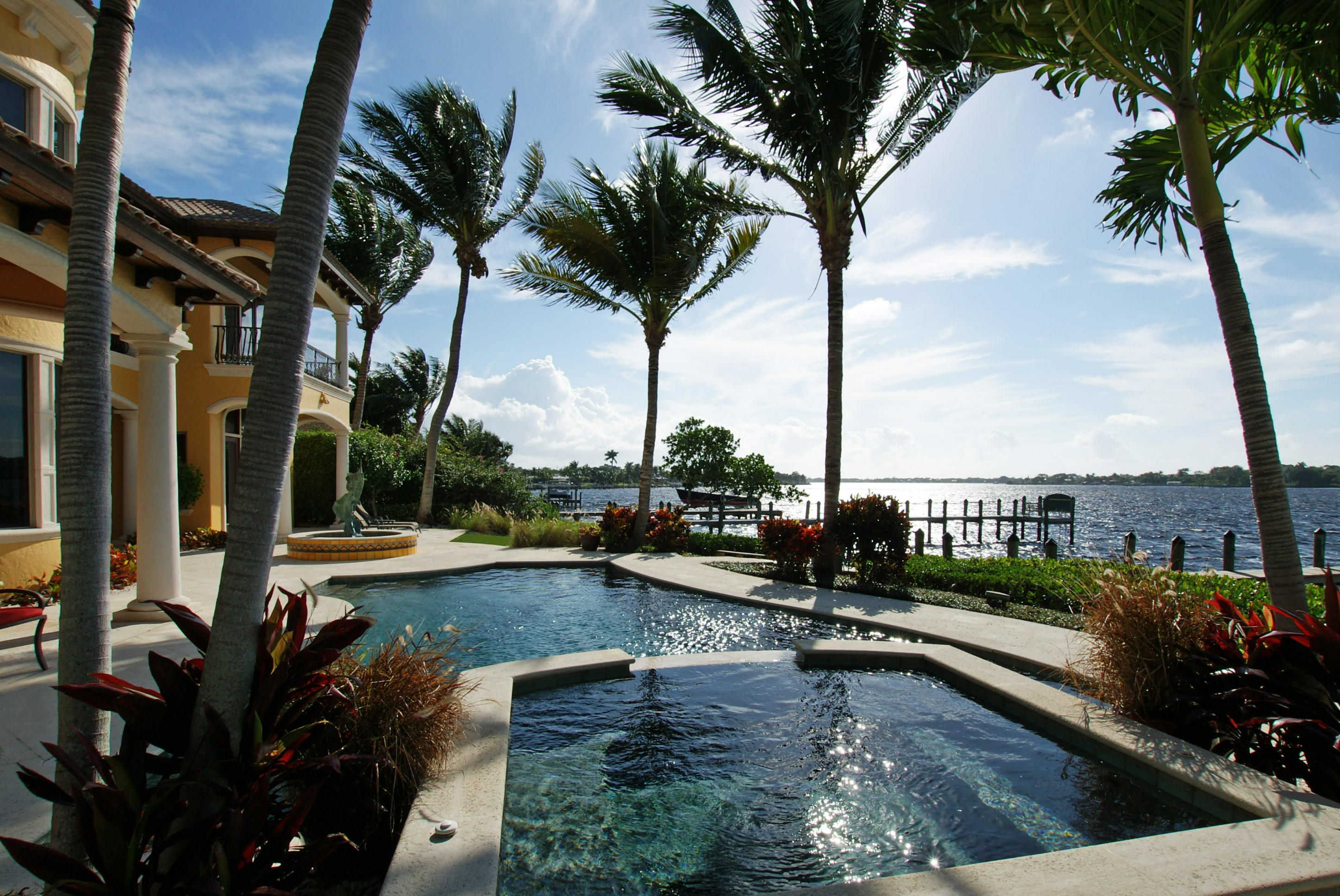 Tequesta Country Club - Residential