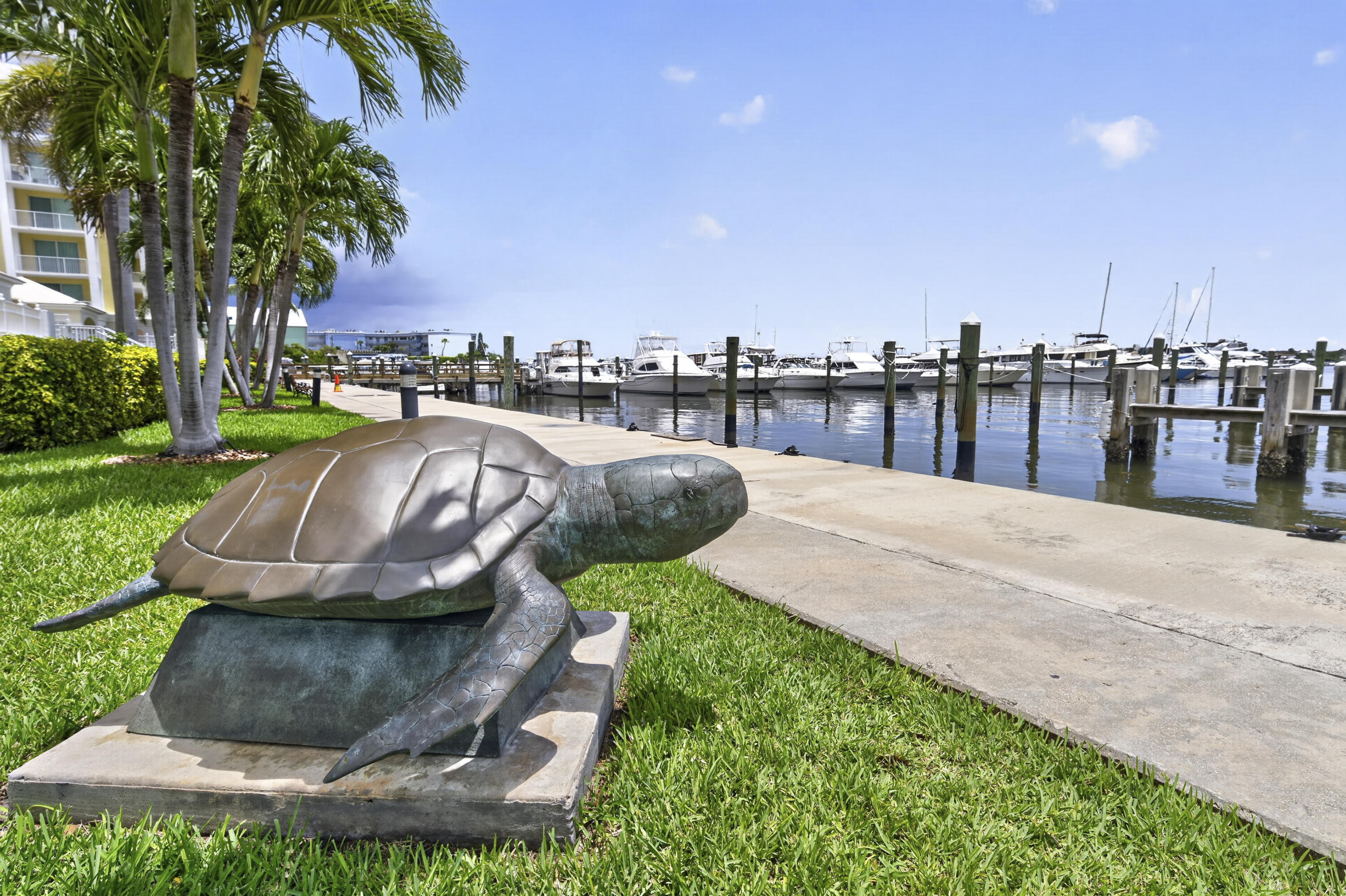 MOORINGS AT LANTANA CONDO 2 - Residential