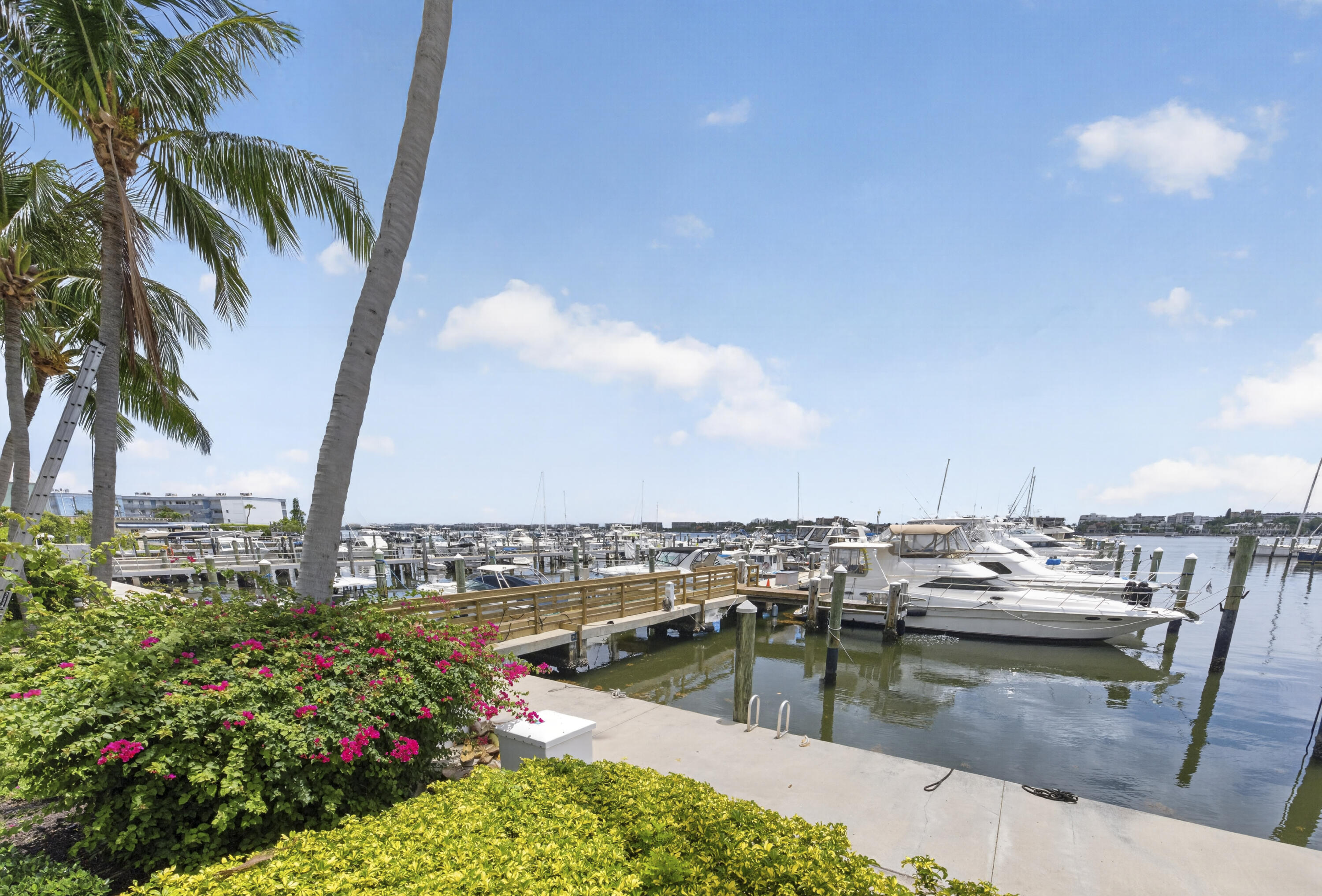 MOORINGS AT LANTANA CONDO 2 - Residential
