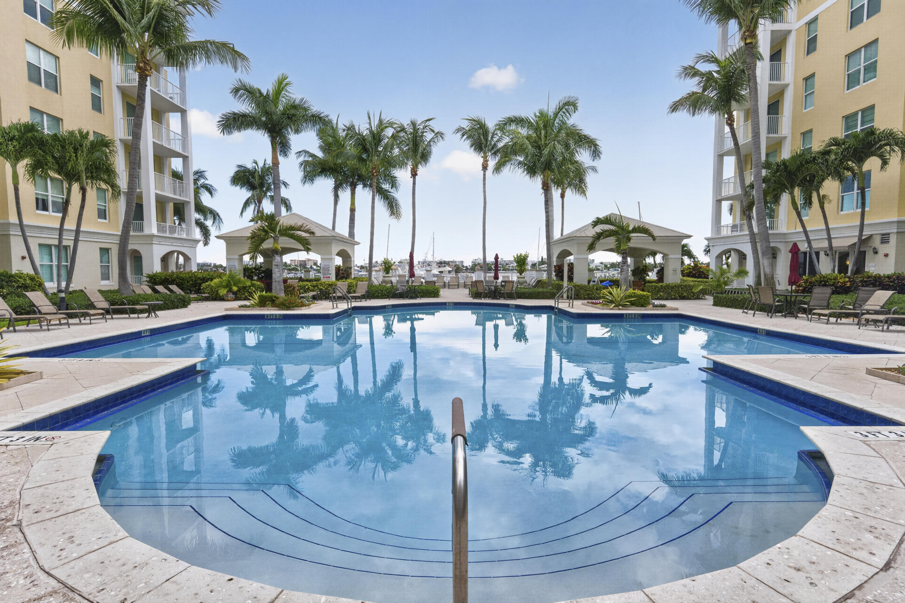 MOORINGS AT LANTANA CONDO 2 - Residential