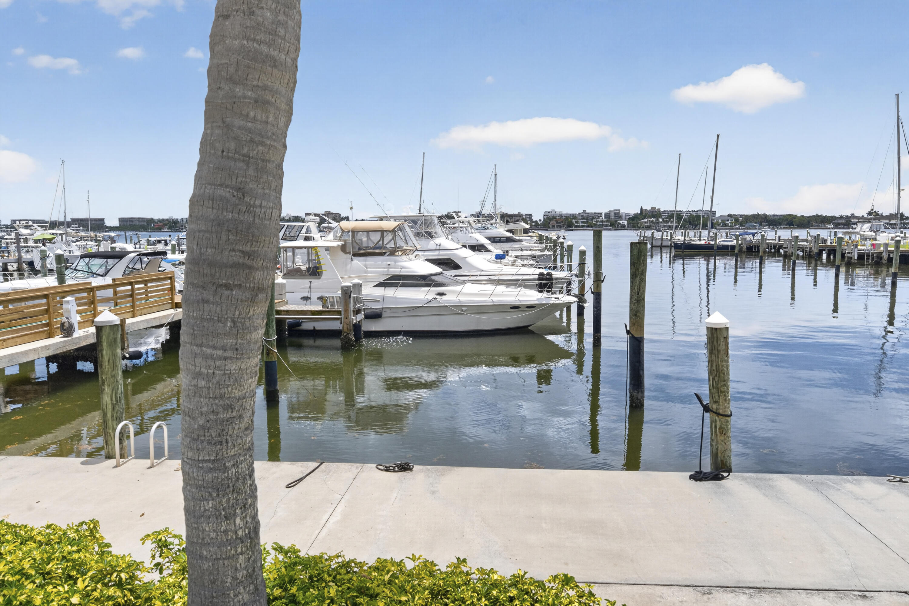 MOORINGS AT LANTANA CONDO 2 - Residential