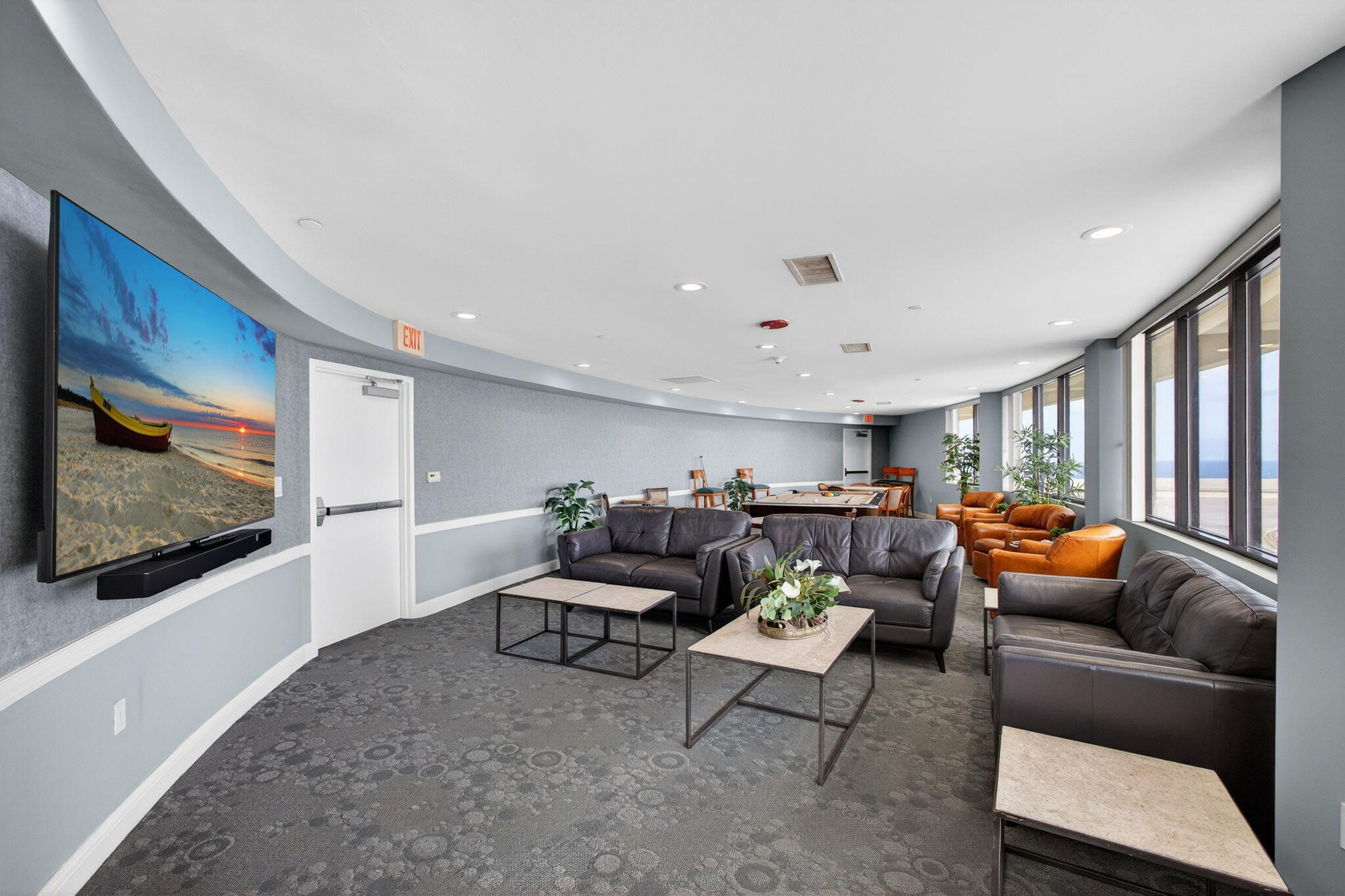 TIARA CONDO - Residential