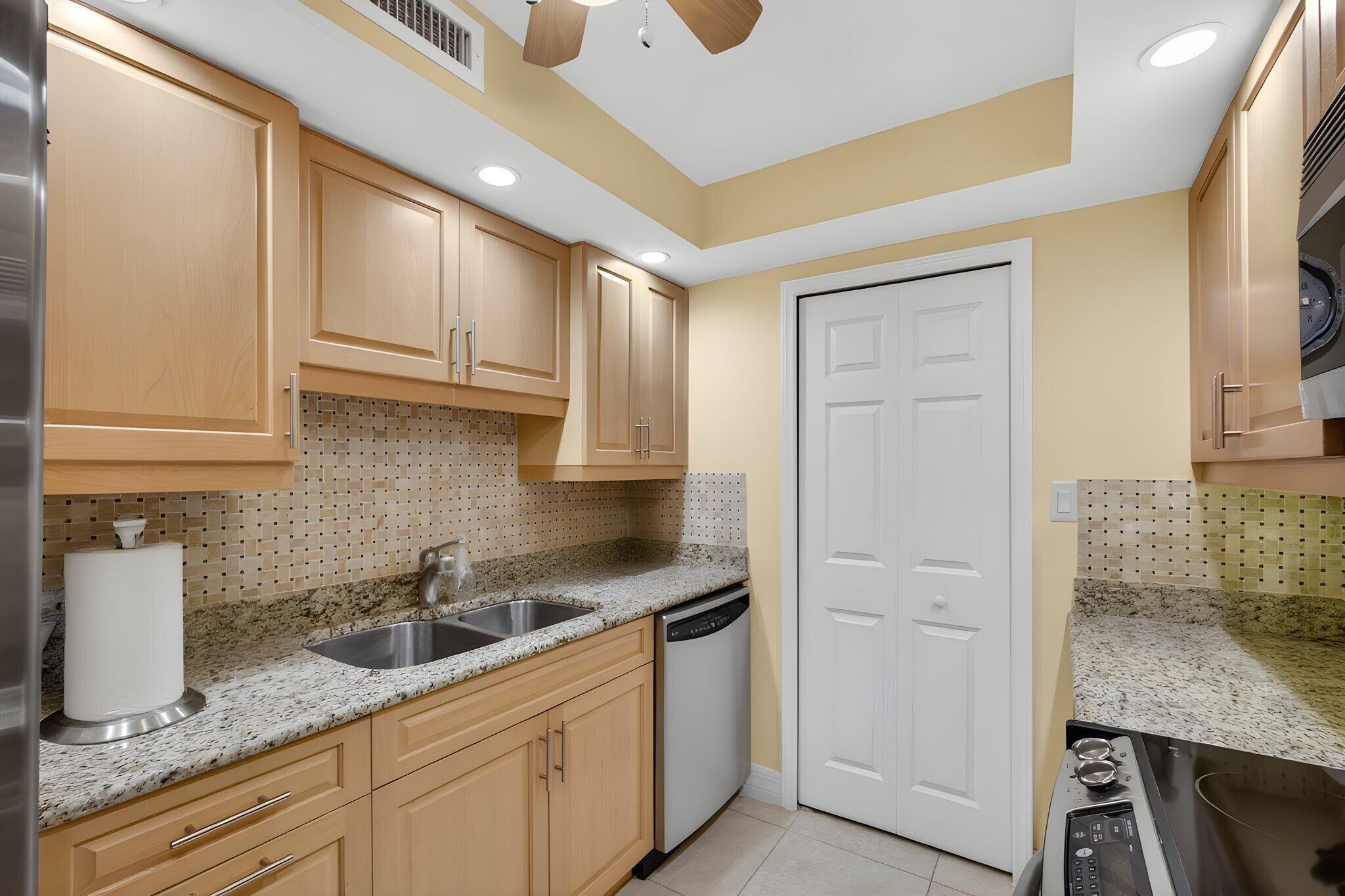 TIARA CONDO - Residential