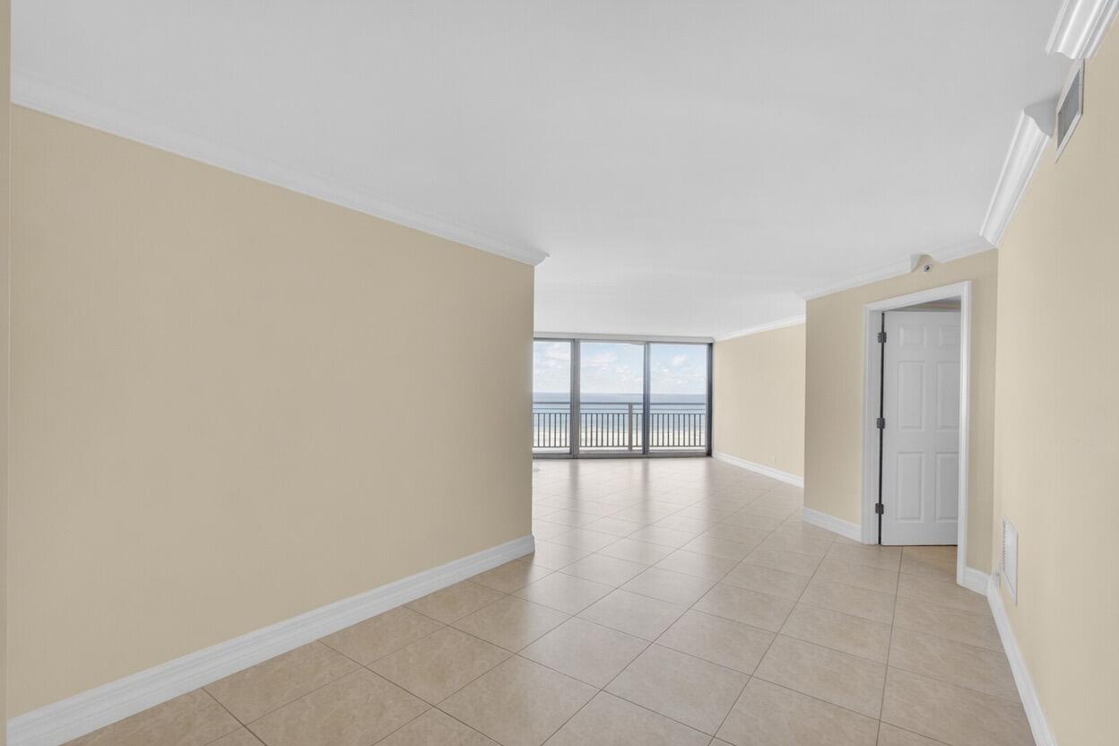 TIARA CONDO - Residential