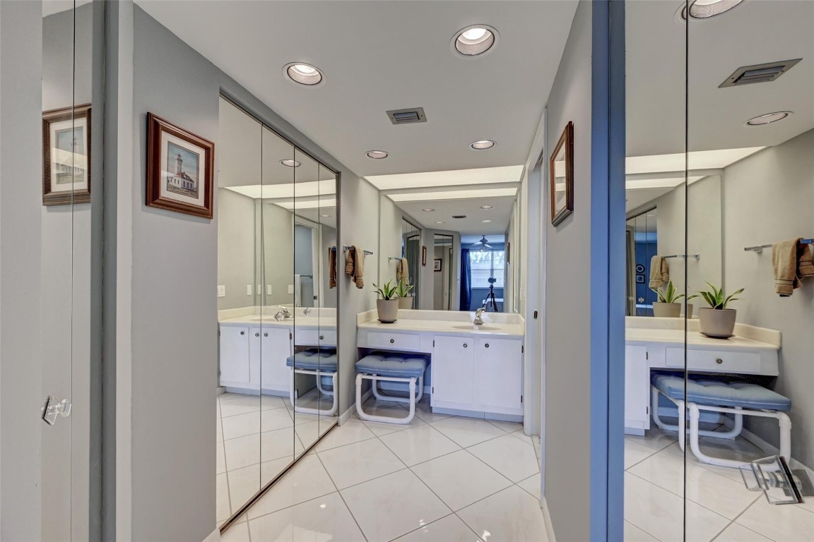 WYNMOOR VILLAGE - Residential