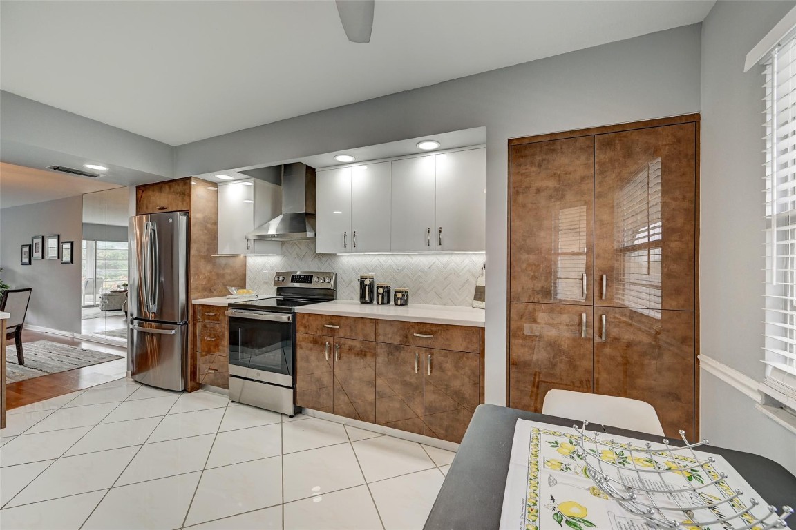 WYNMOOR VILLAGE - Residential