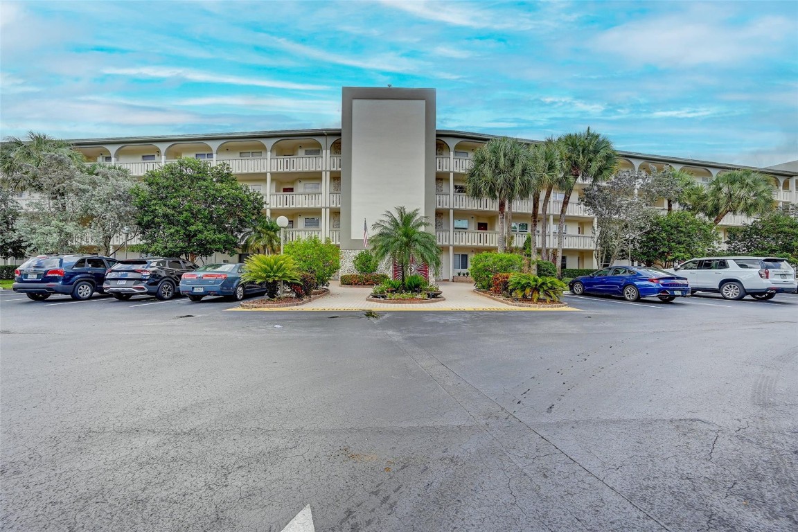 WYNMOOR VILLAGE - Residential