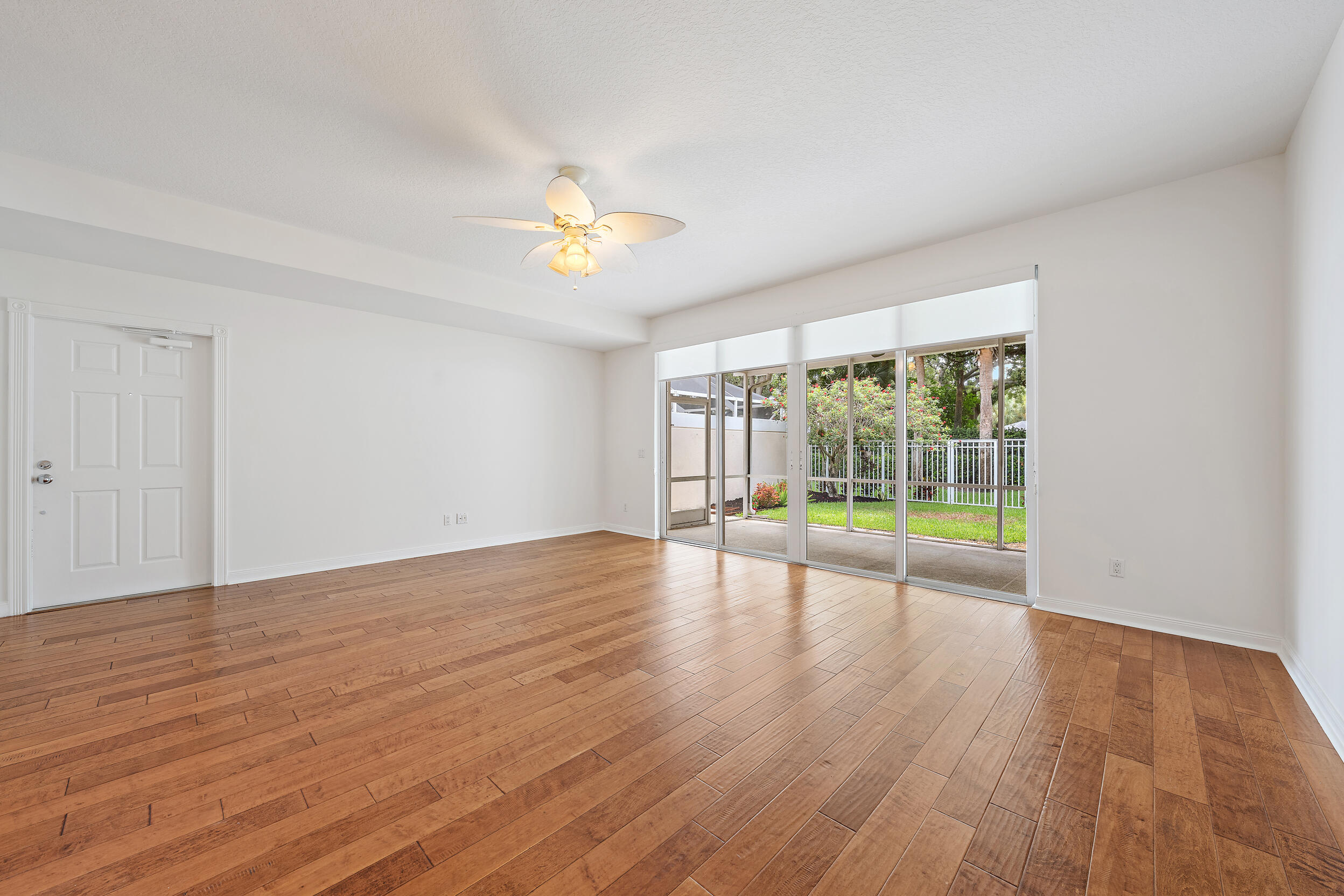 Catalina Lakes - Residential