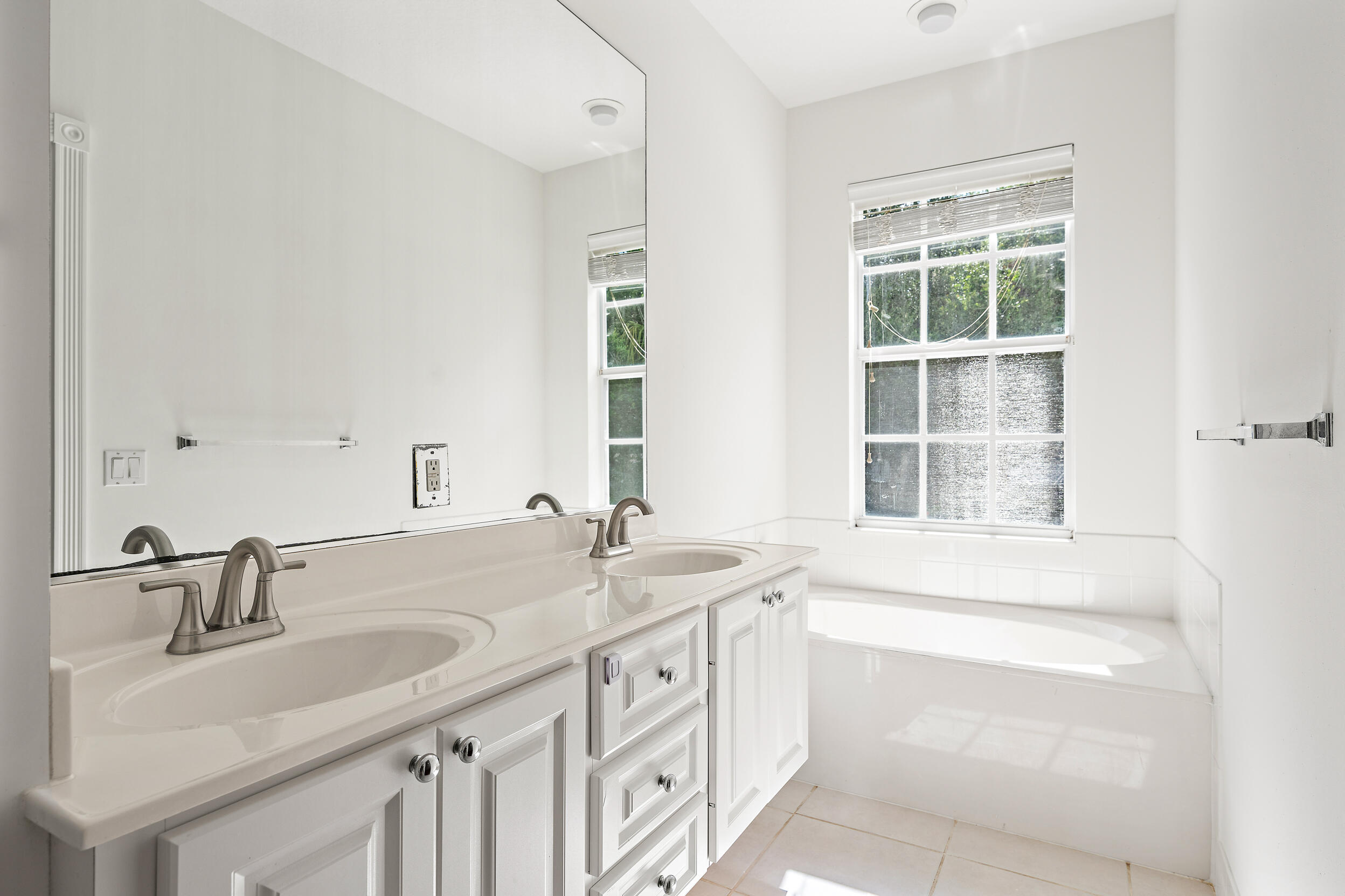 Catalina Lakes - Residential
