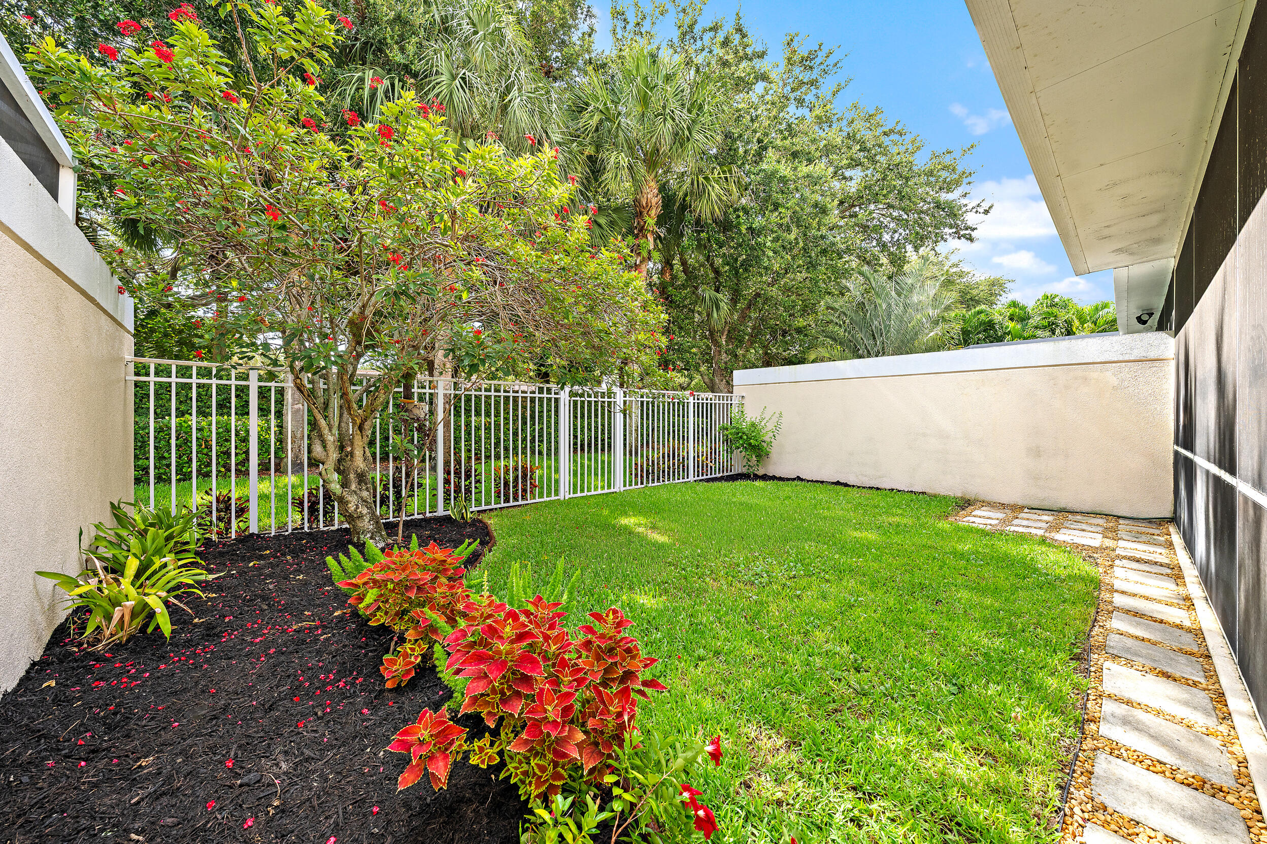 Catalina Lakes - Residential