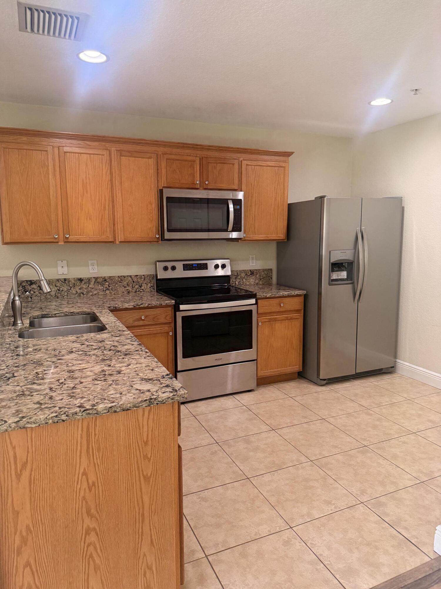 MARTINS CROSSING - Residential