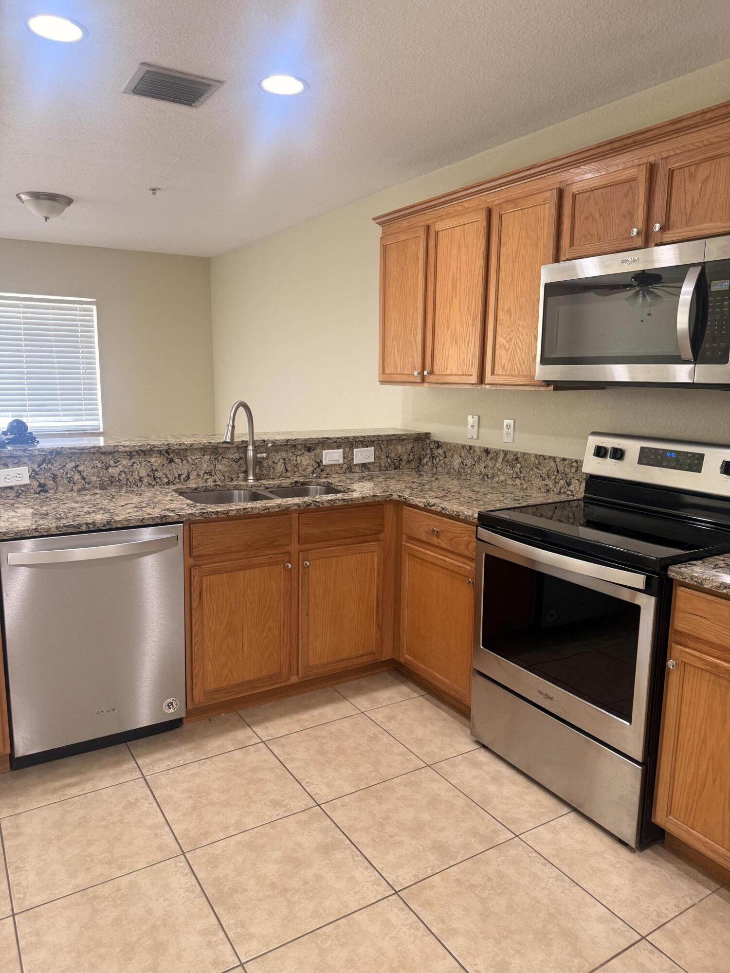 MARTINS CROSSING - Residential