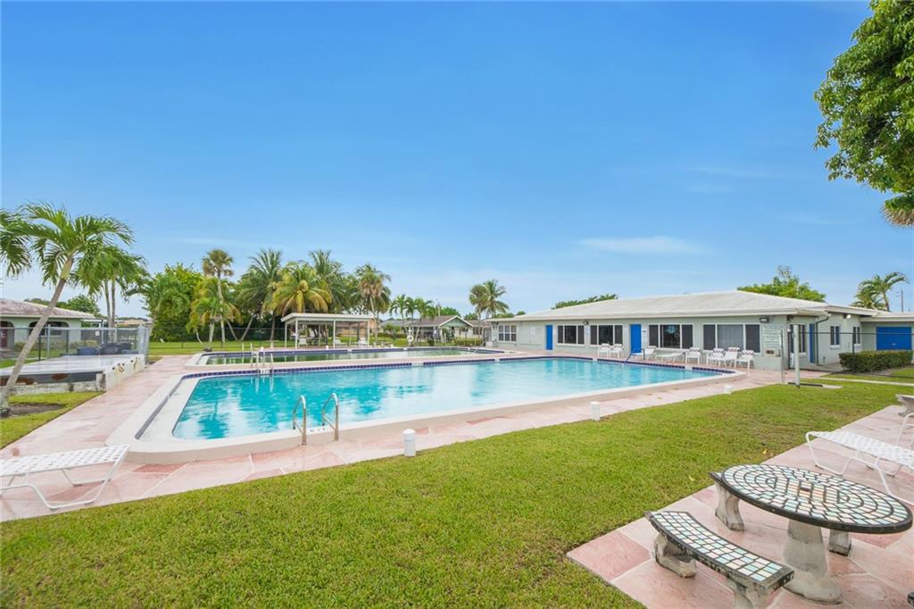Mainlands Of Tamarac Lake - Residential