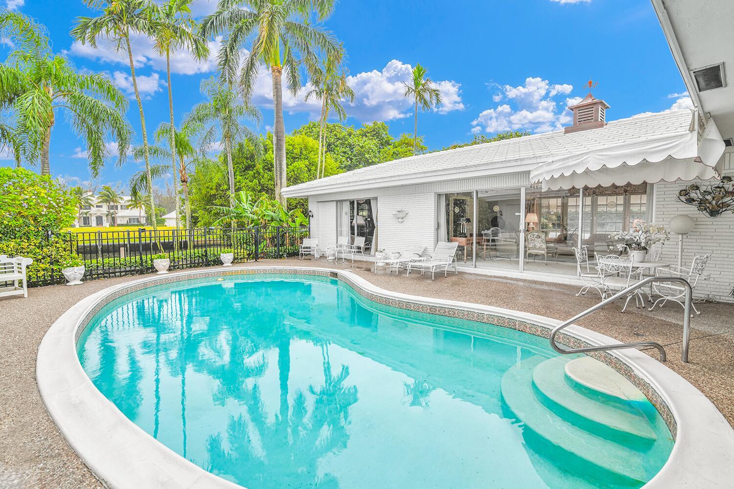 ROYAL PALM YACHT & COUNTRY CLUB - Residential