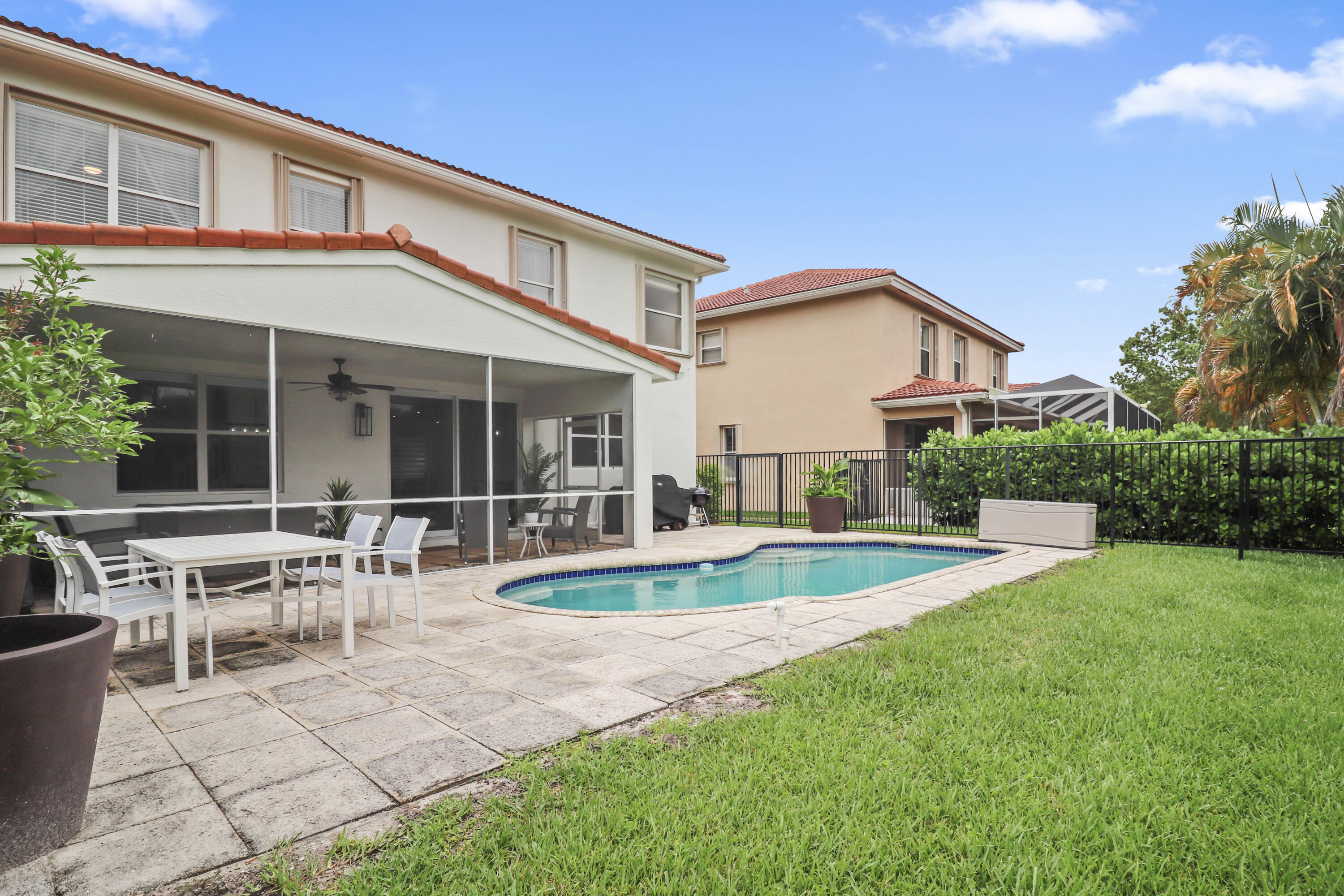 HIGHLANDS RESERVE - Residential Lease