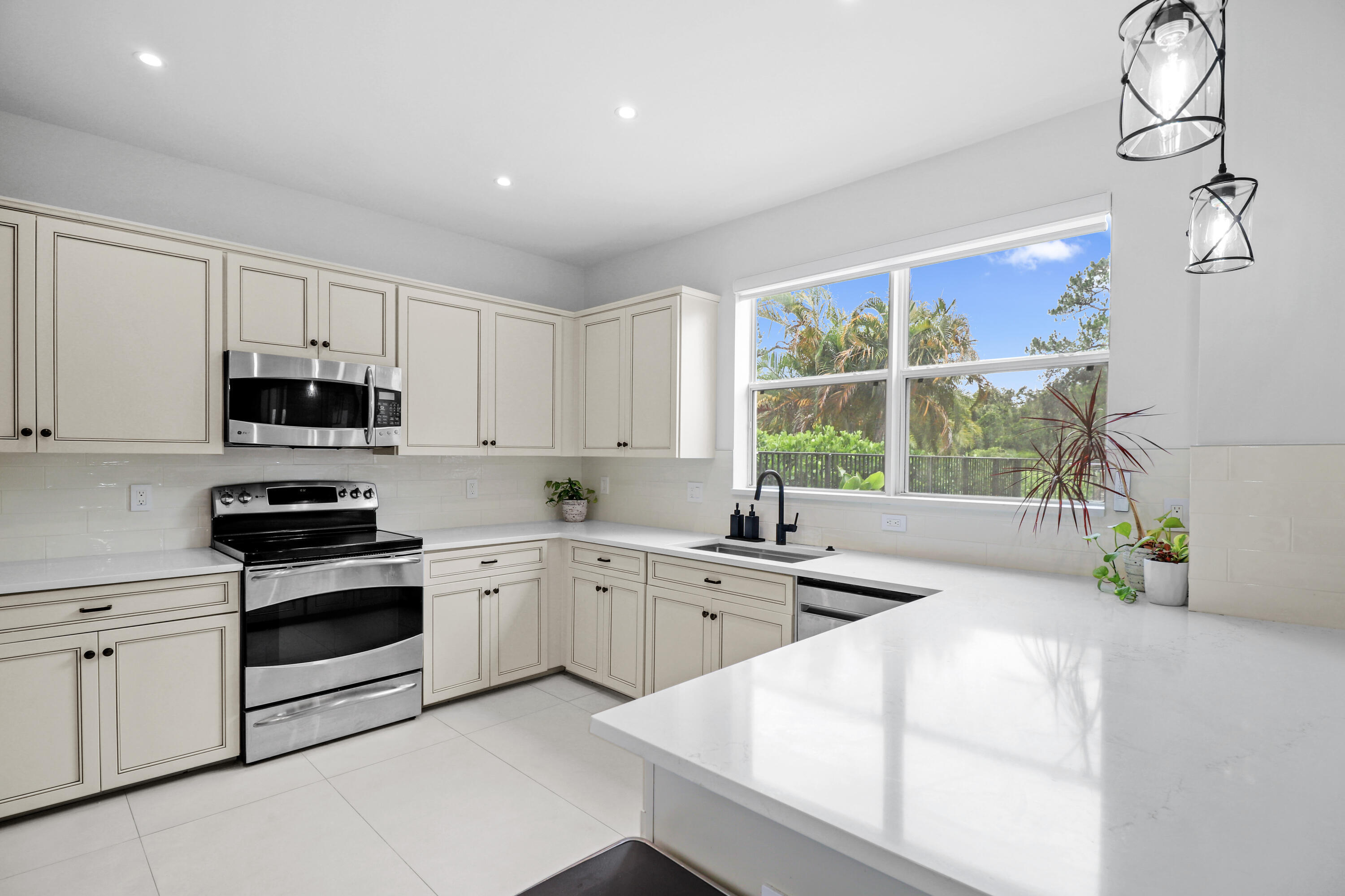 HIGHLANDS RESERVE - Residential Lease