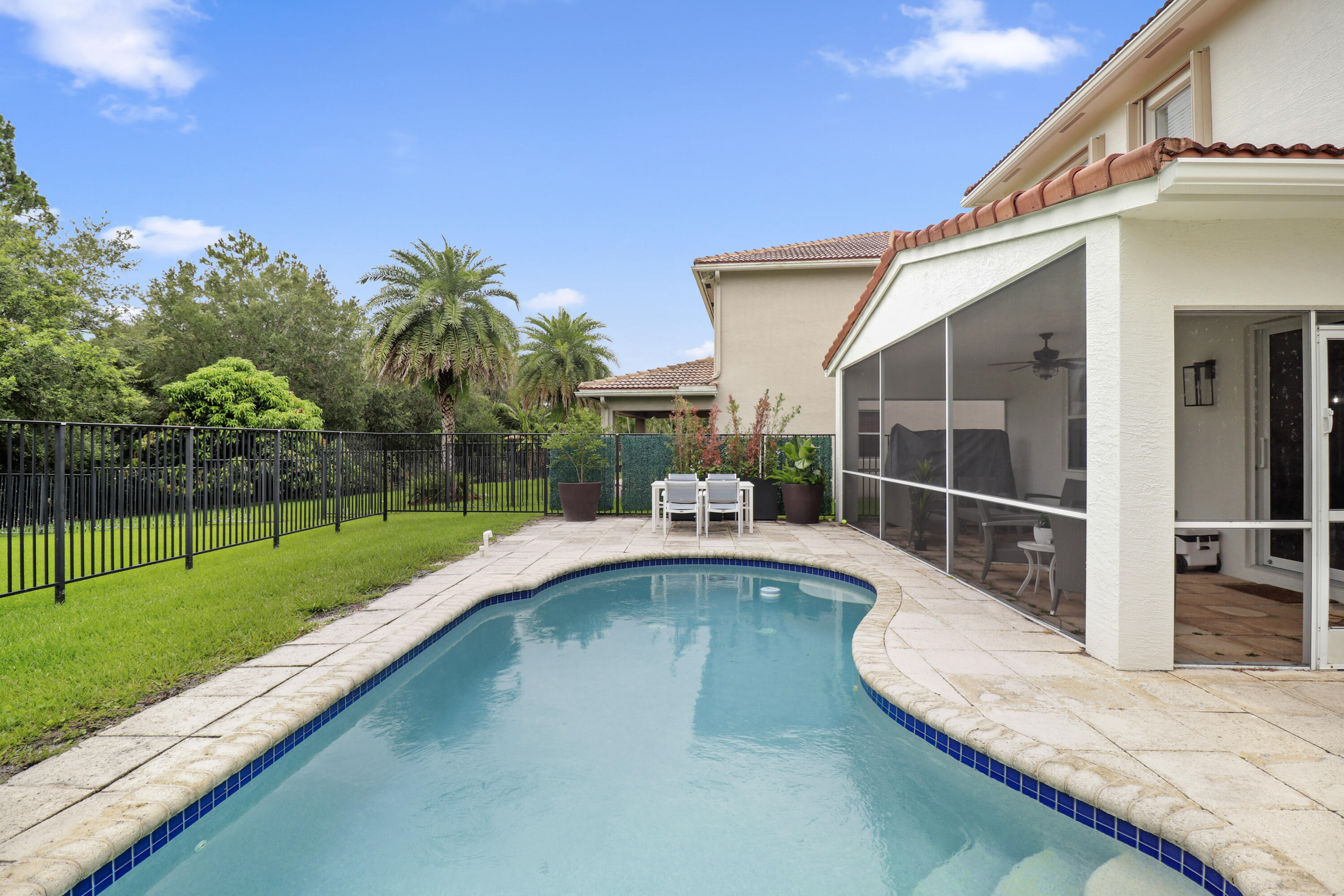 HIGHLANDS RESERVE - Residential Lease