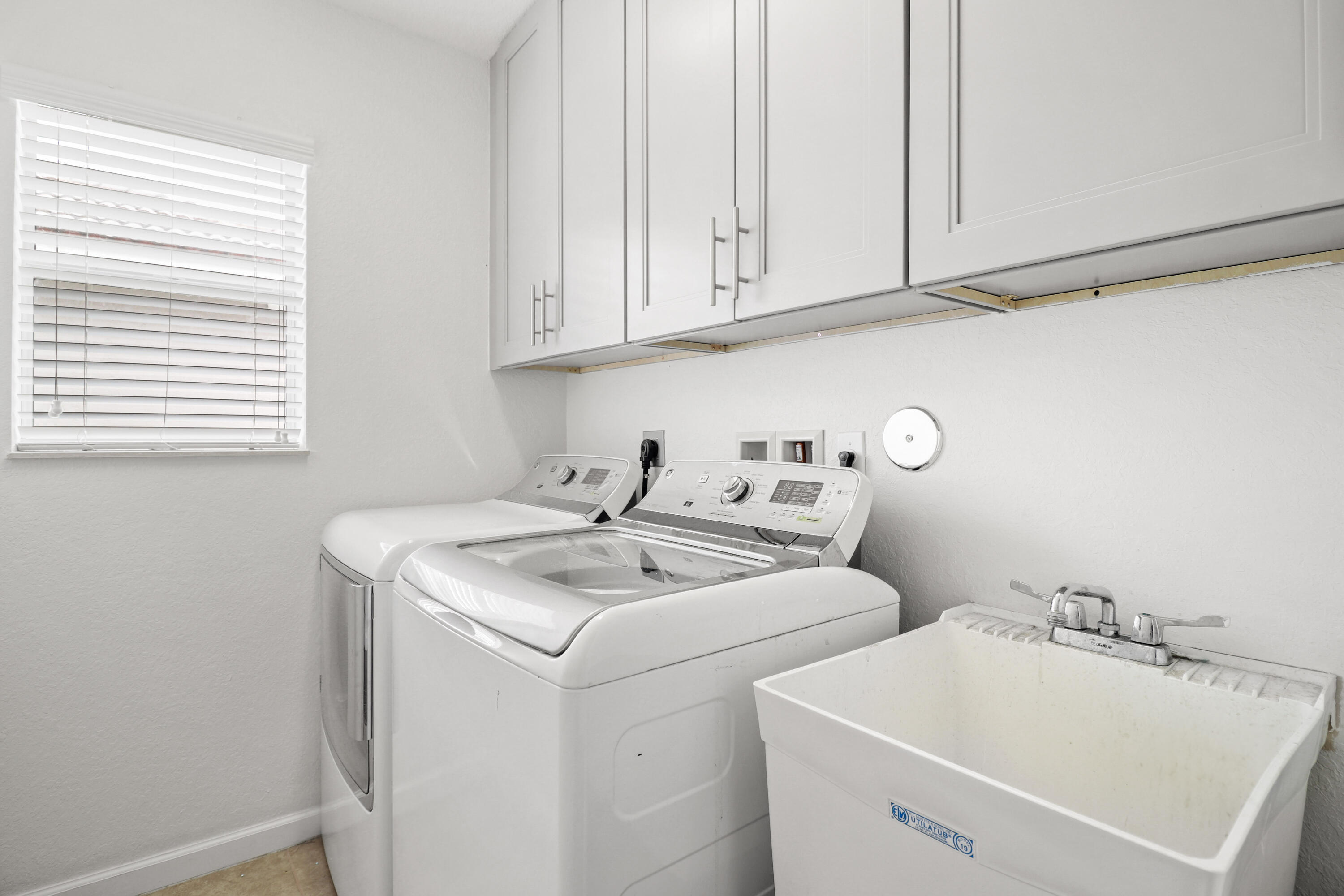 HIGHLANDS RESERVE - Residential Lease