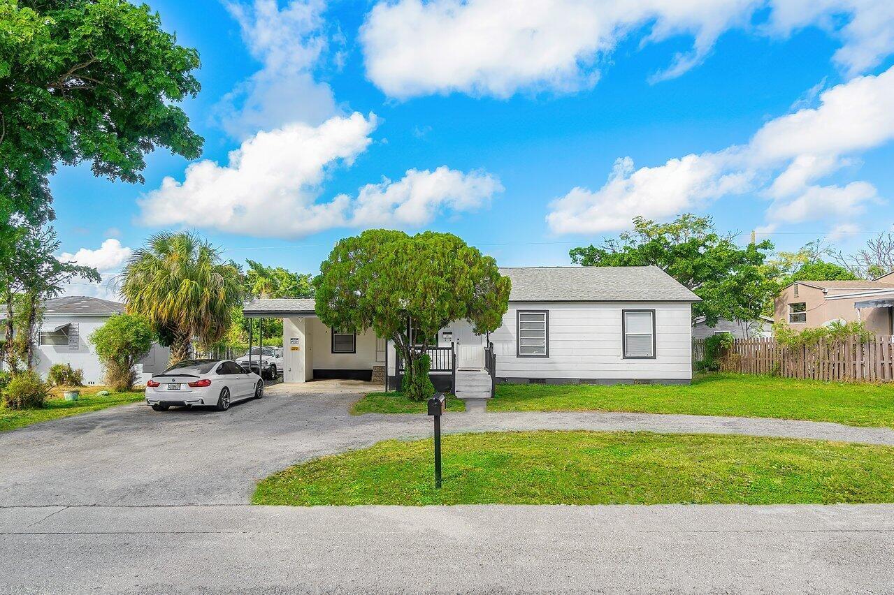 INVESTOR SPECIAL!! Located in the Northwood neighborhood,  3-bedroom, 2-bath single-family home offers the perfect opportunity to invest in one of West Palm Beach's fastest-evolving areas. Surrounded by major redevelopment and exciting growth throughout North West Palm, this property positions buyers to benefit from the area's rising future potential. No rental restrictions provide added flexibility for investors. Roof replaced in 2013.