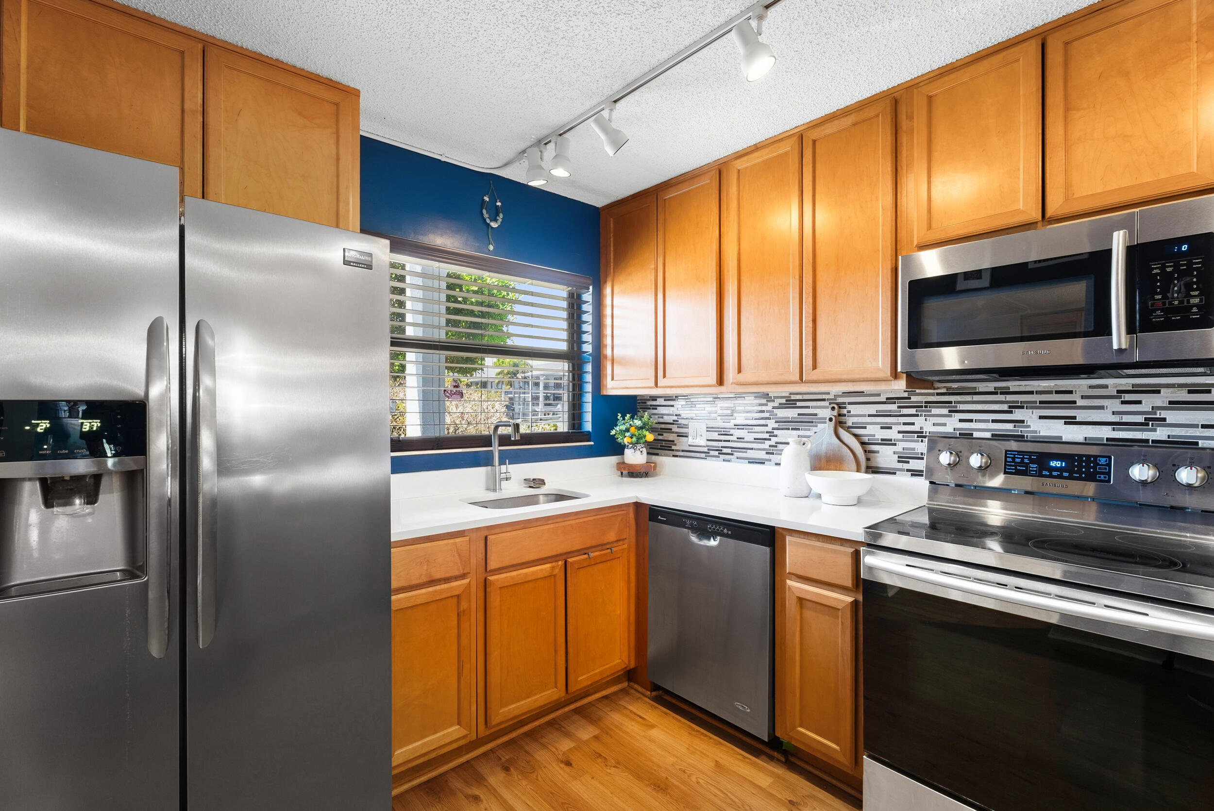 Parkview Condo - Residential