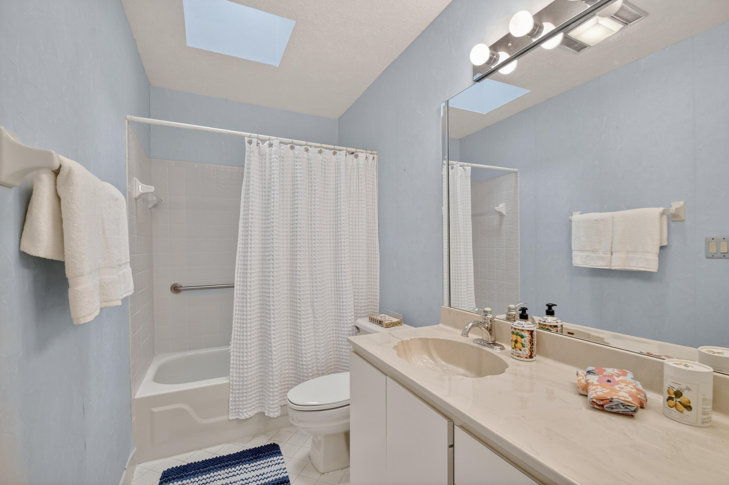 SUGAR POND MANOR OF WELLINGTON - Residential