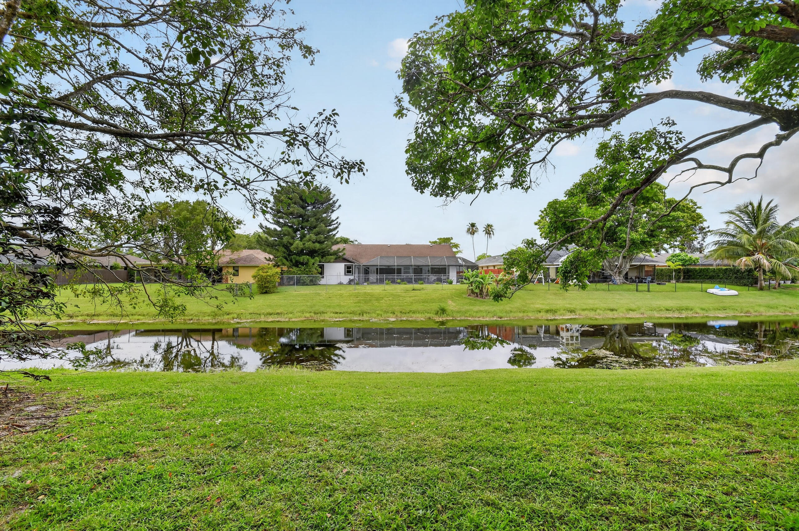 SUGAR POND MANOR OF WELLINGTON - Residential
