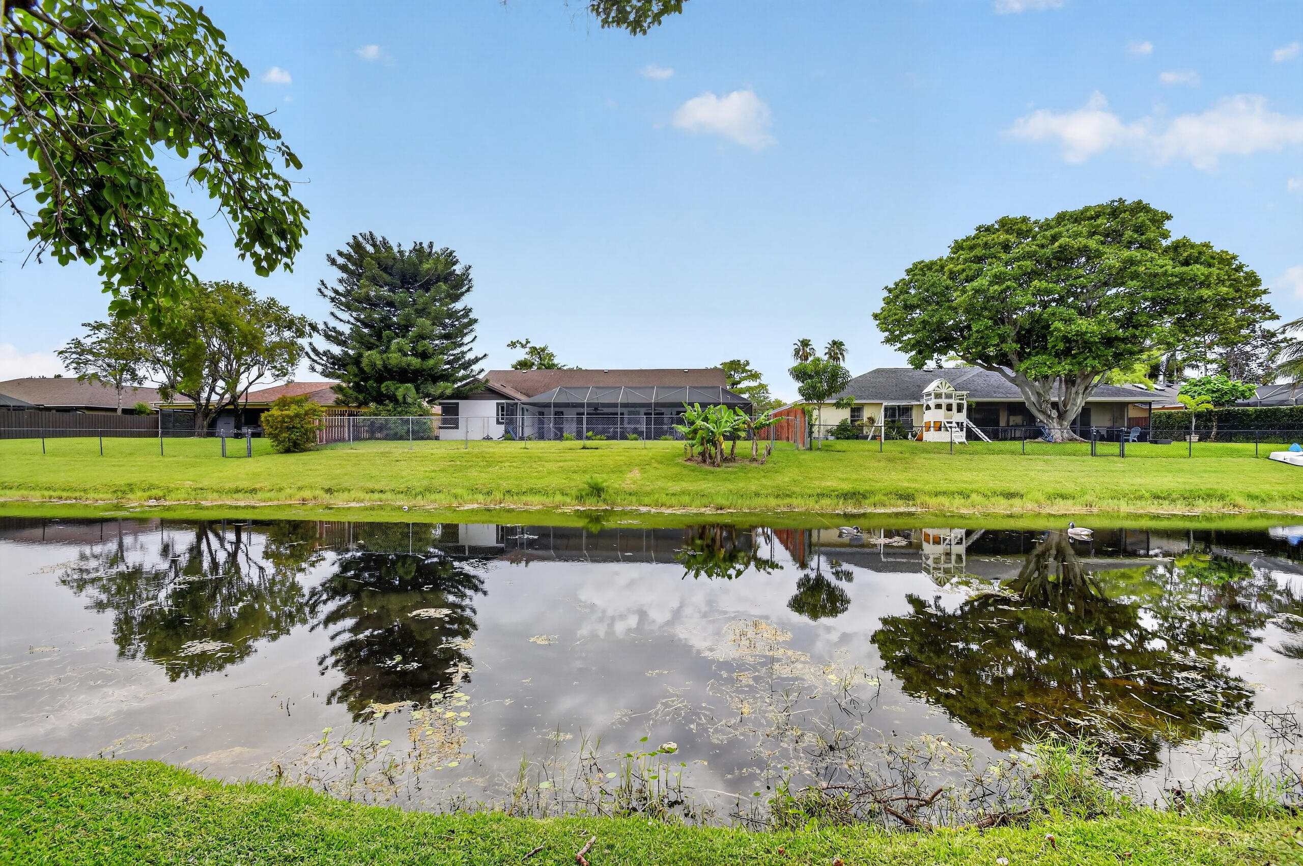 SUGAR POND MANOR OF WELLINGTON - Residential