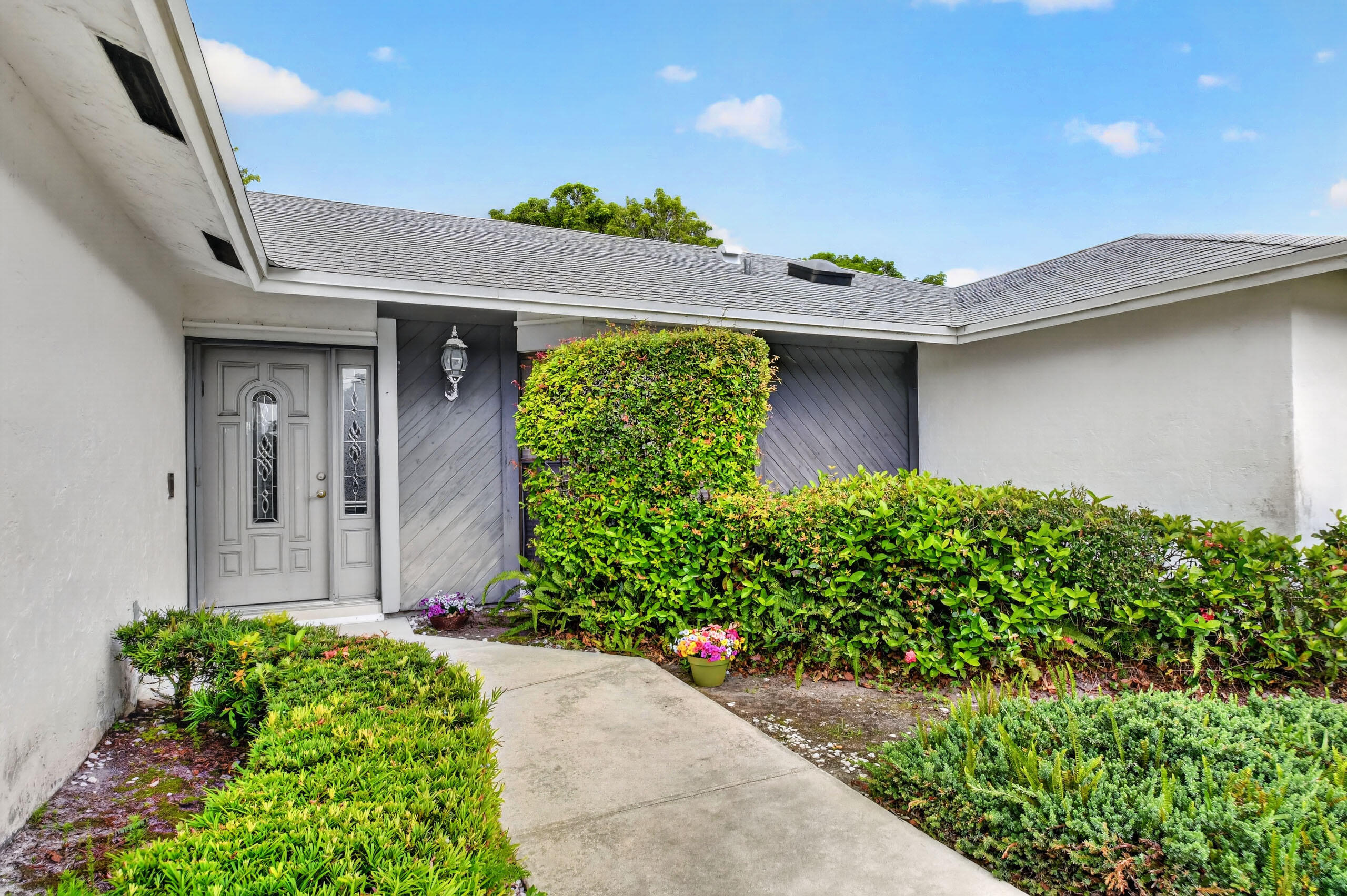 SUGAR POND MANOR OF WELLINGTON - Residential