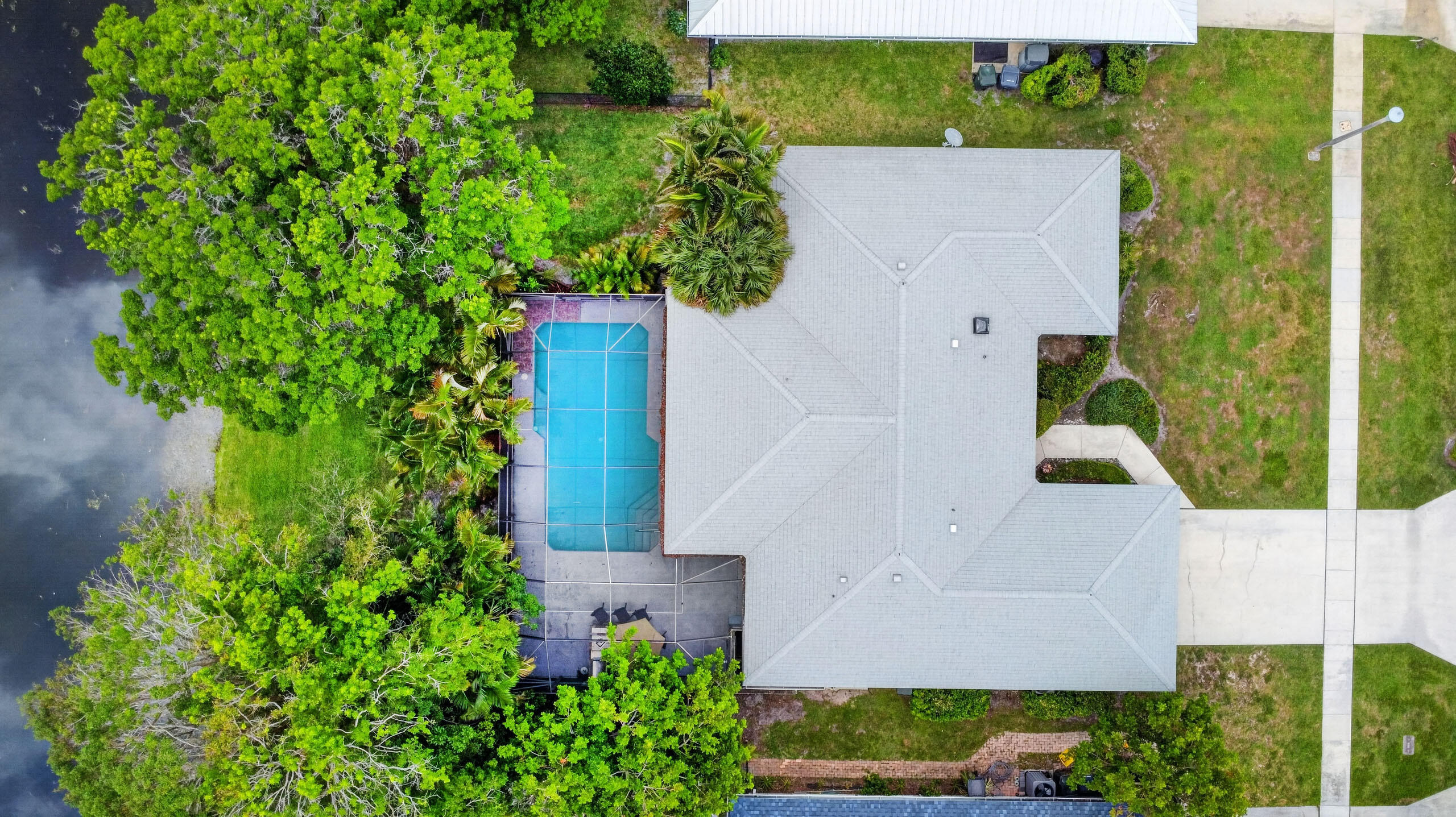 SUGAR POND MANOR OF WELLINGTON - Residential