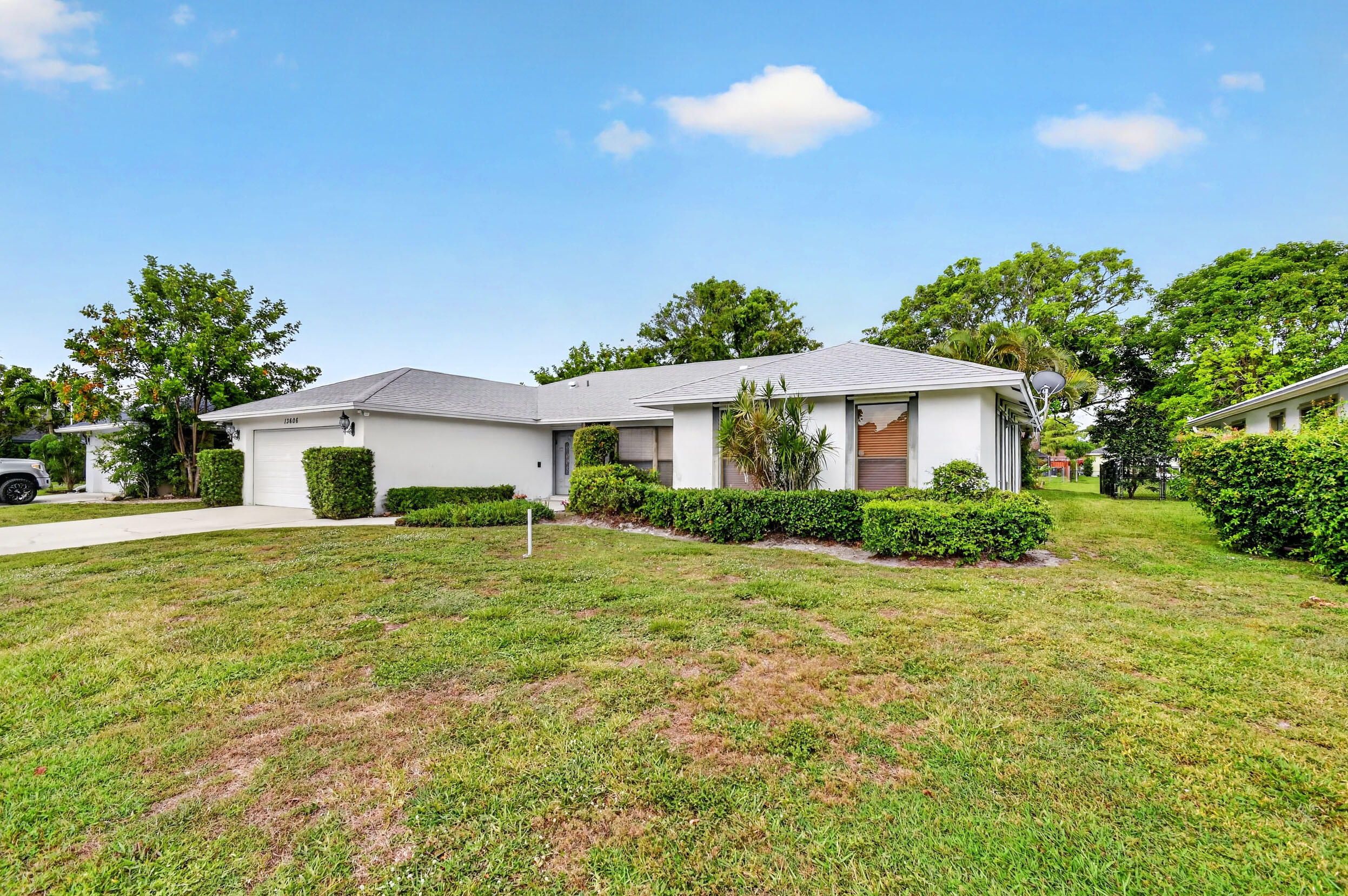 SUGAR POND MANOR OF WELLINGTON - Residential