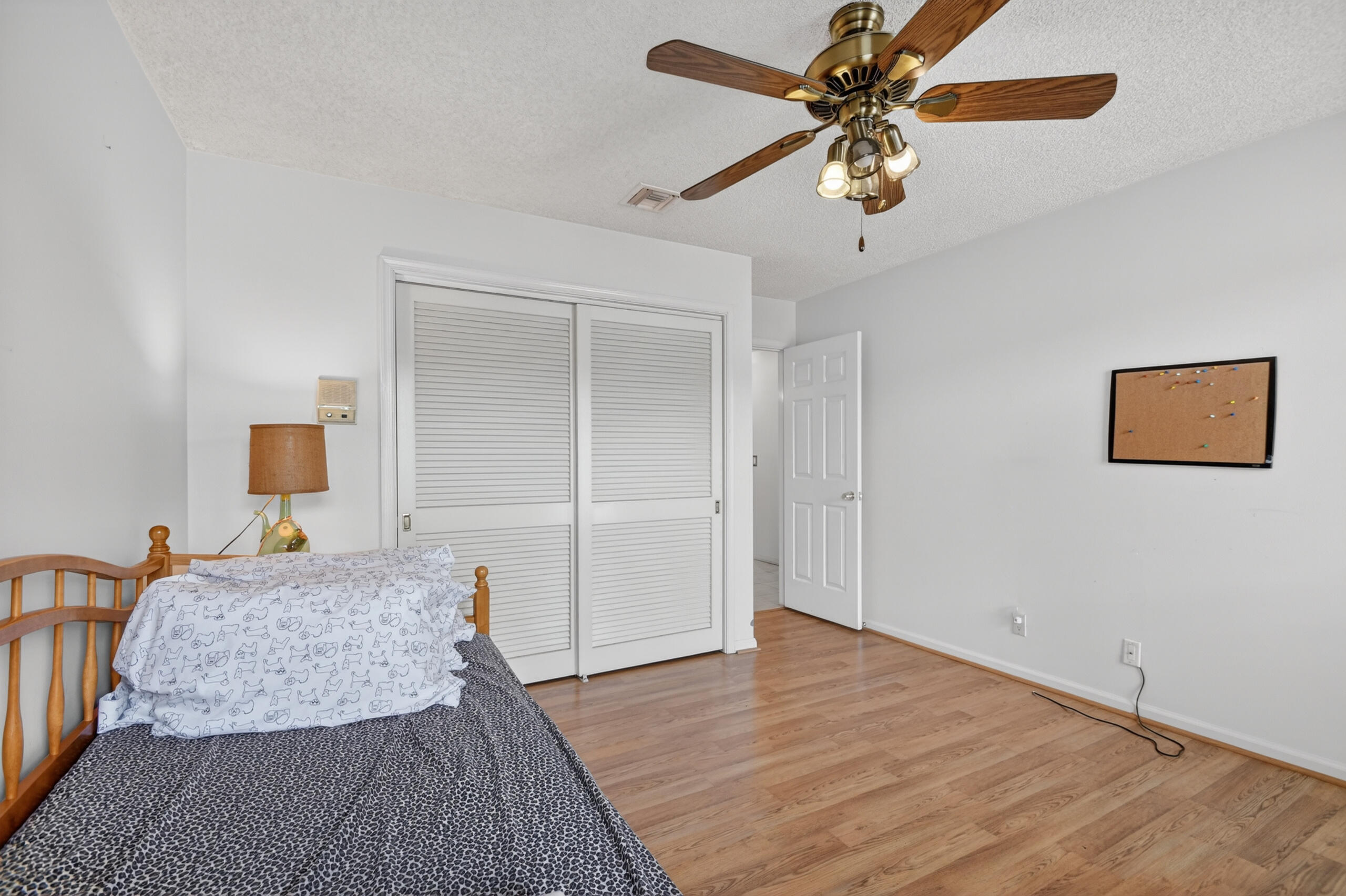 SUGAR POND MANOR OF WELLINGTON - Residential