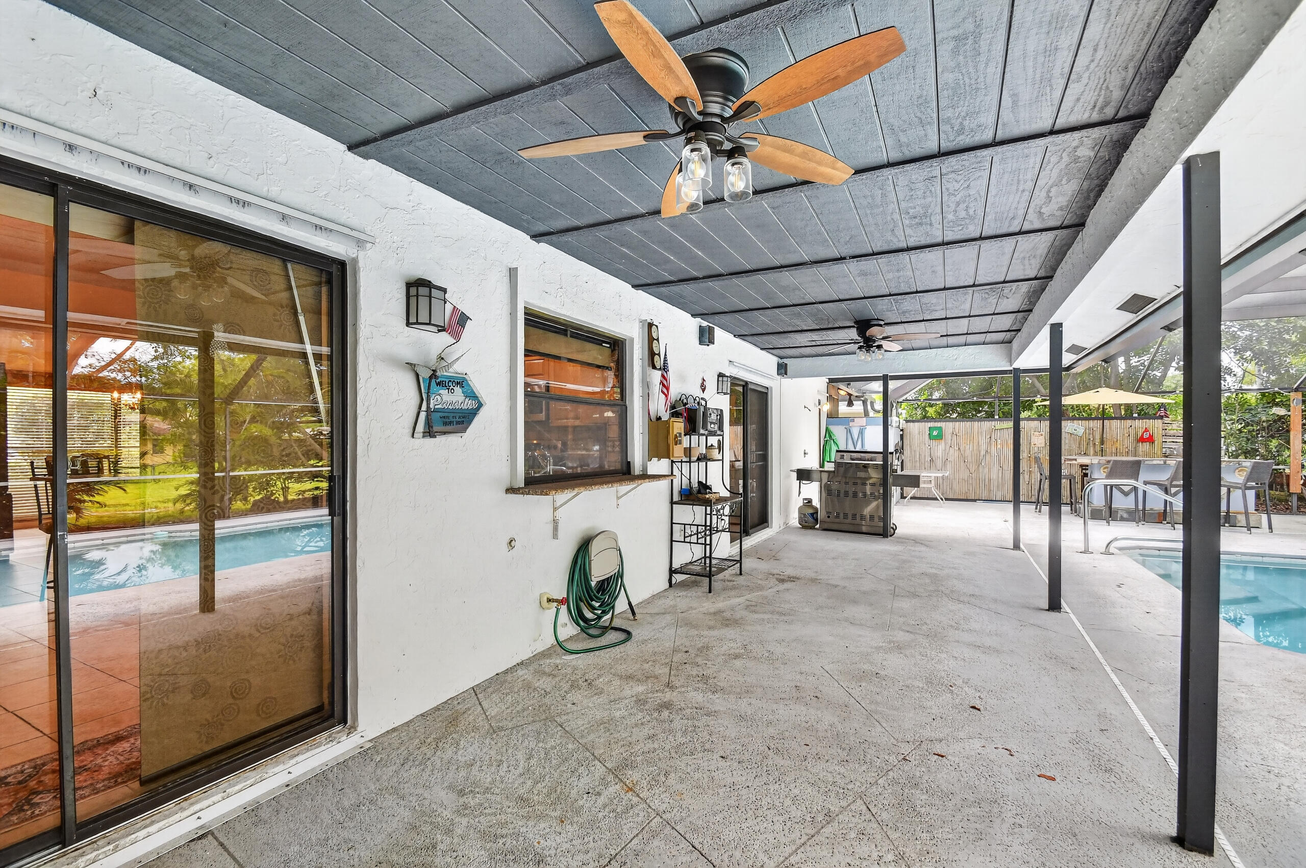 SUGAR POND MANOR OF WELLINGTON - Residential