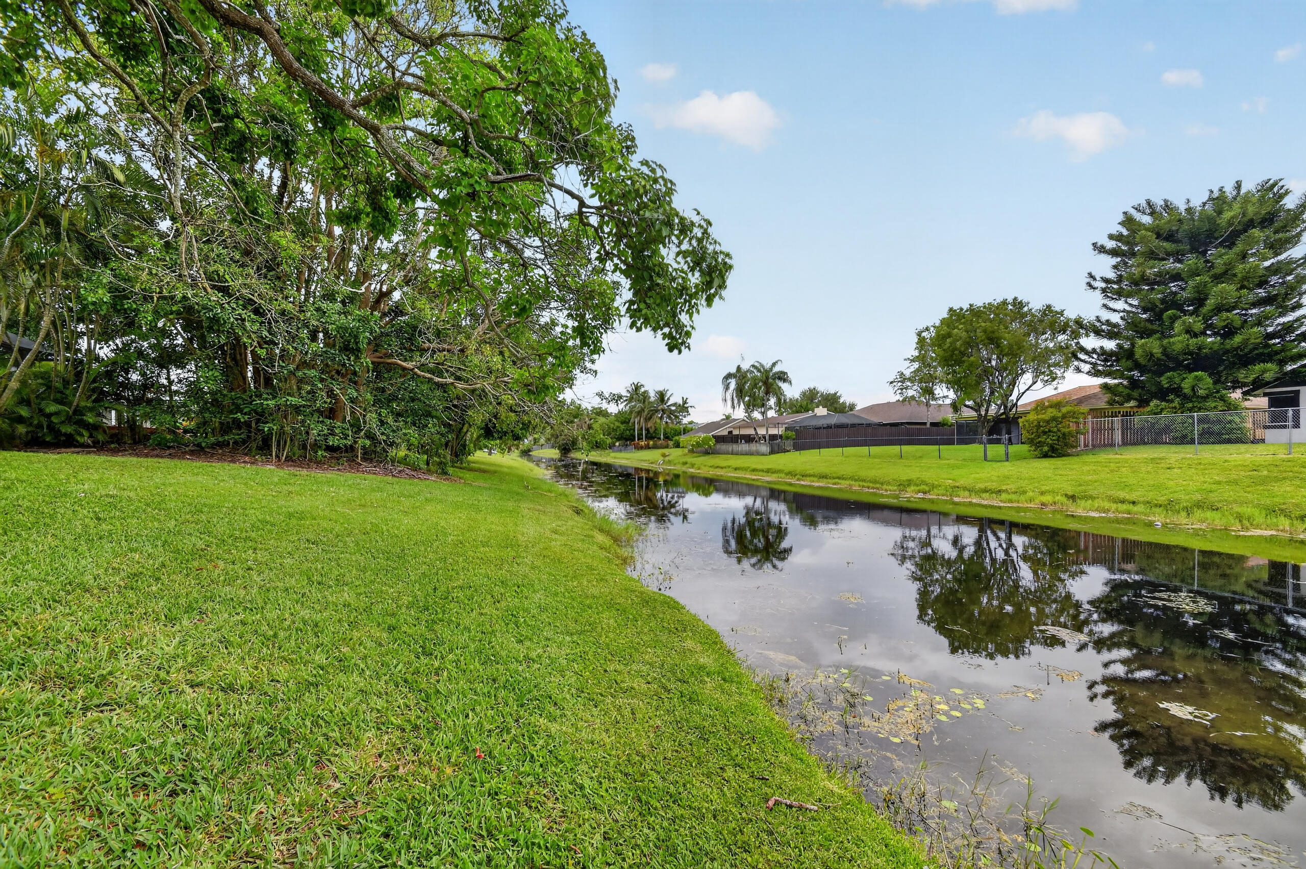 SUGAR POND MANOR OF WELLINGTON - Residential