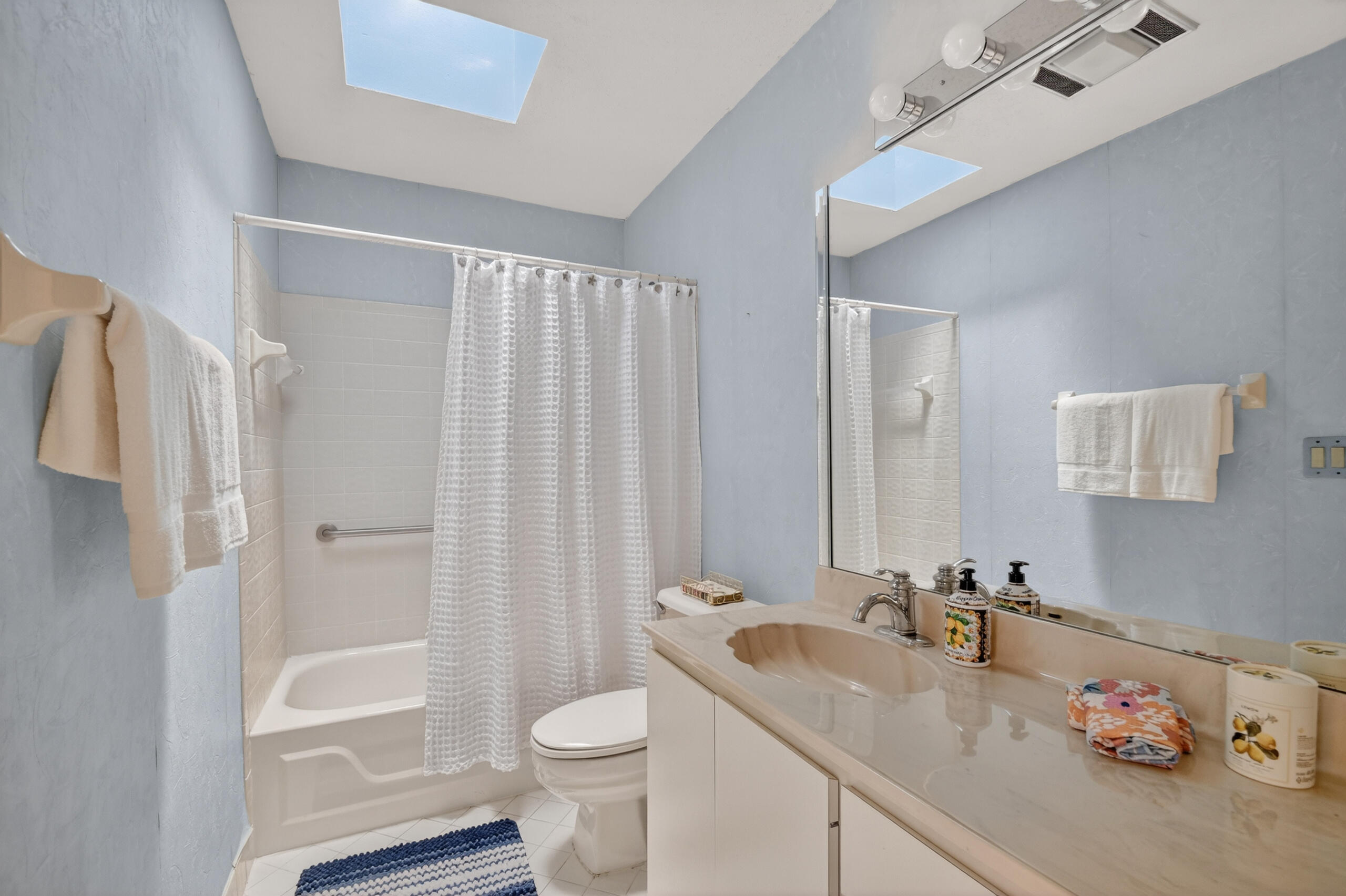 SUGAR POND MANOR OF WELLINGTON - Residential