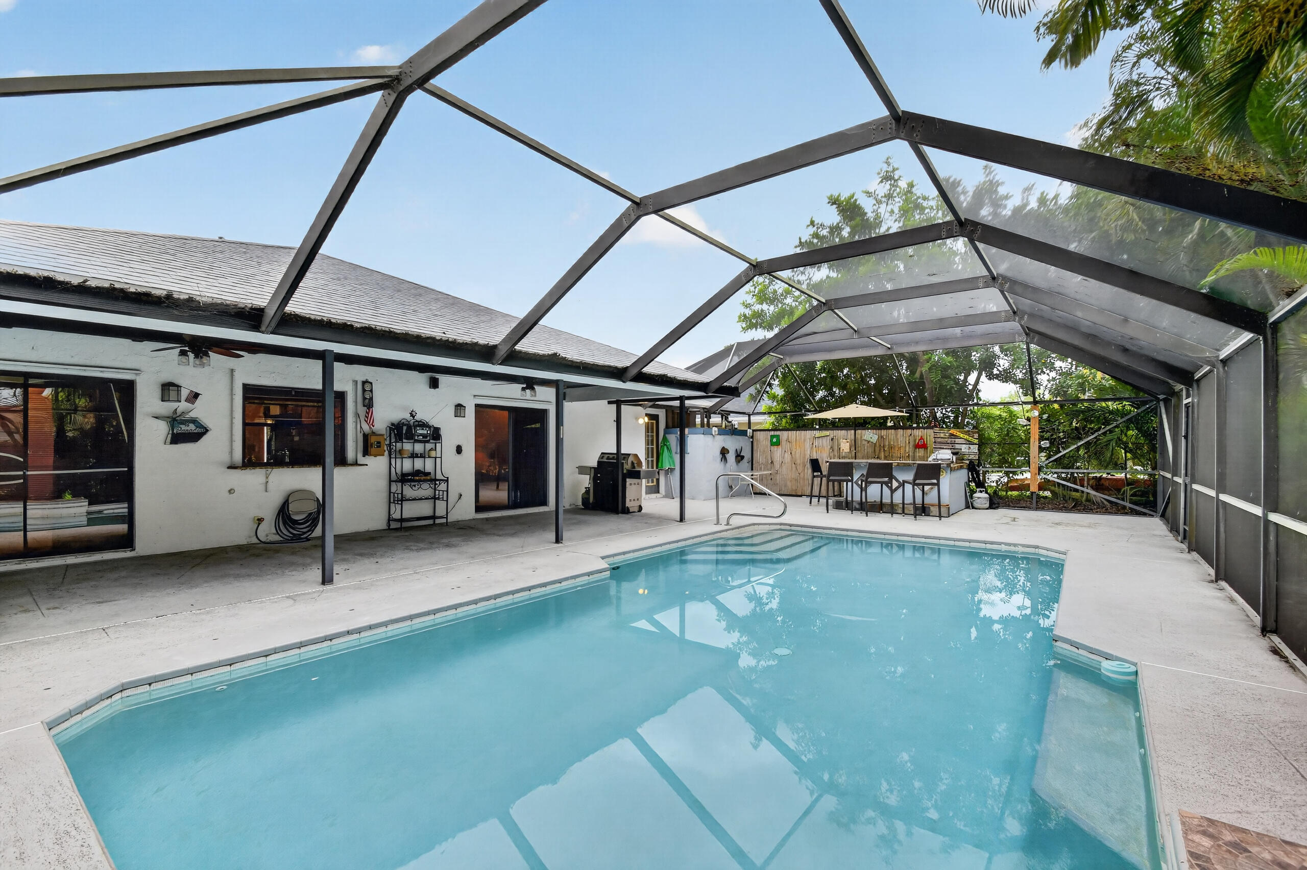 SUGAR POND MANOR OF WELLINGTON - Residential