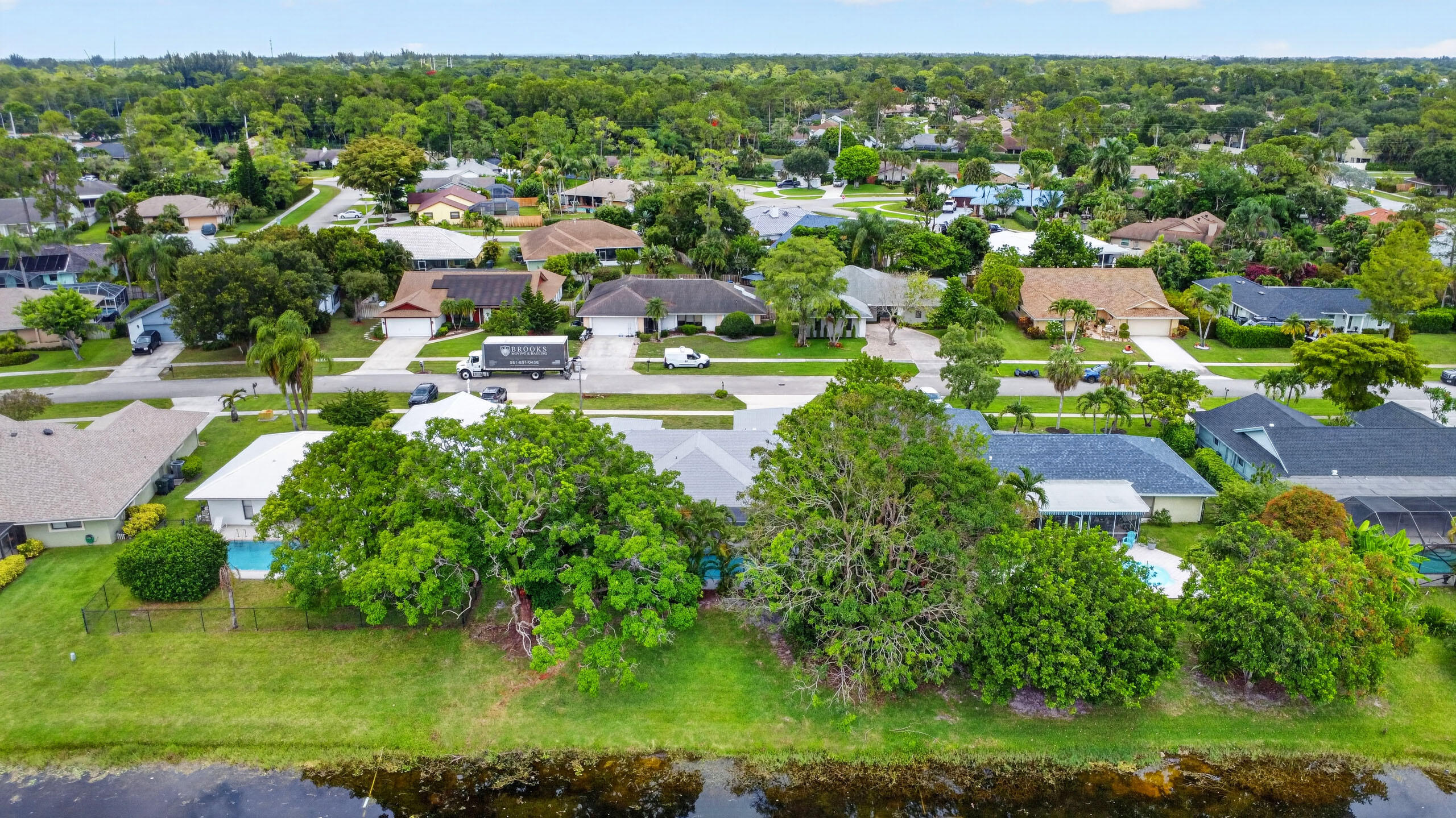 SUGAR POND MANOR OF WELLINGTON - Residential
