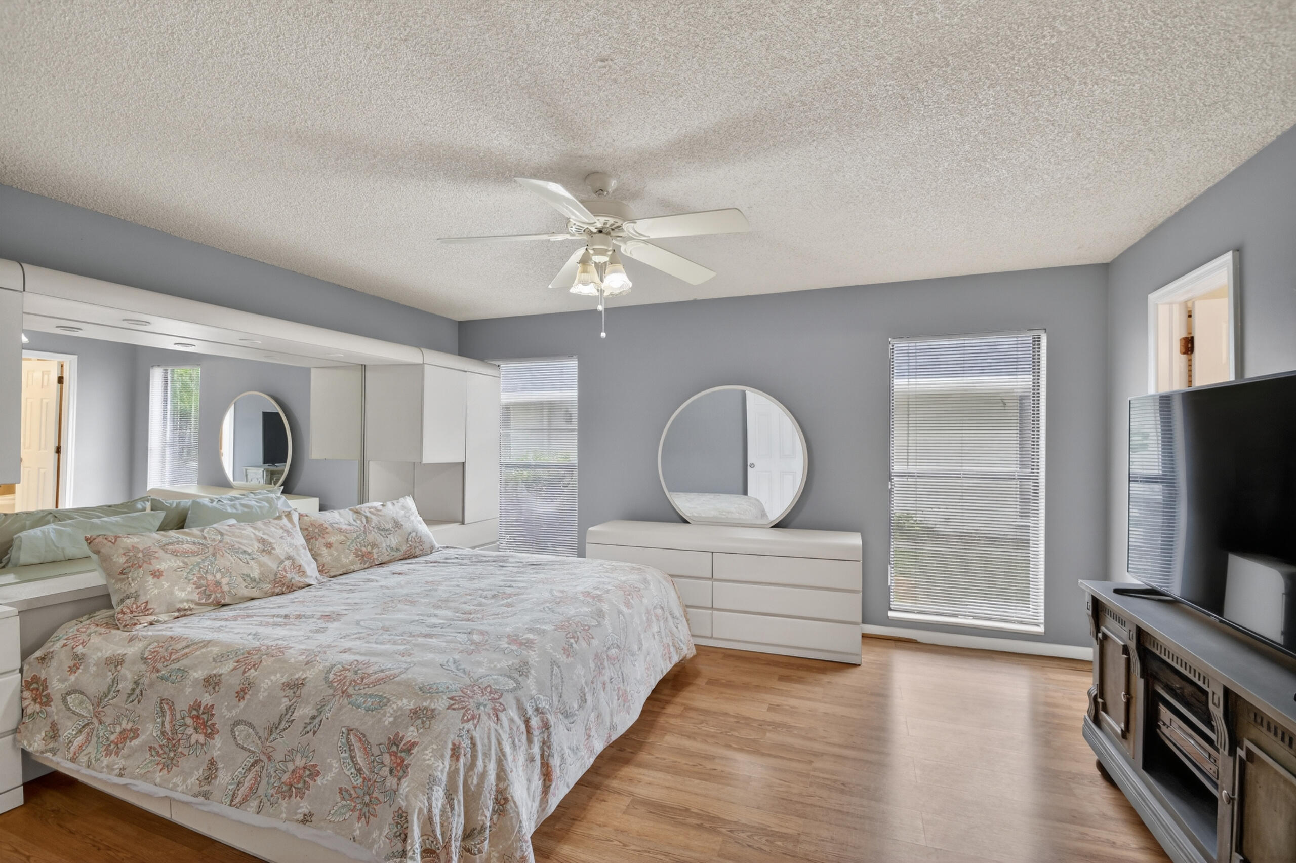 SUGAR POND MANOR OF WELLINGTON - Residential