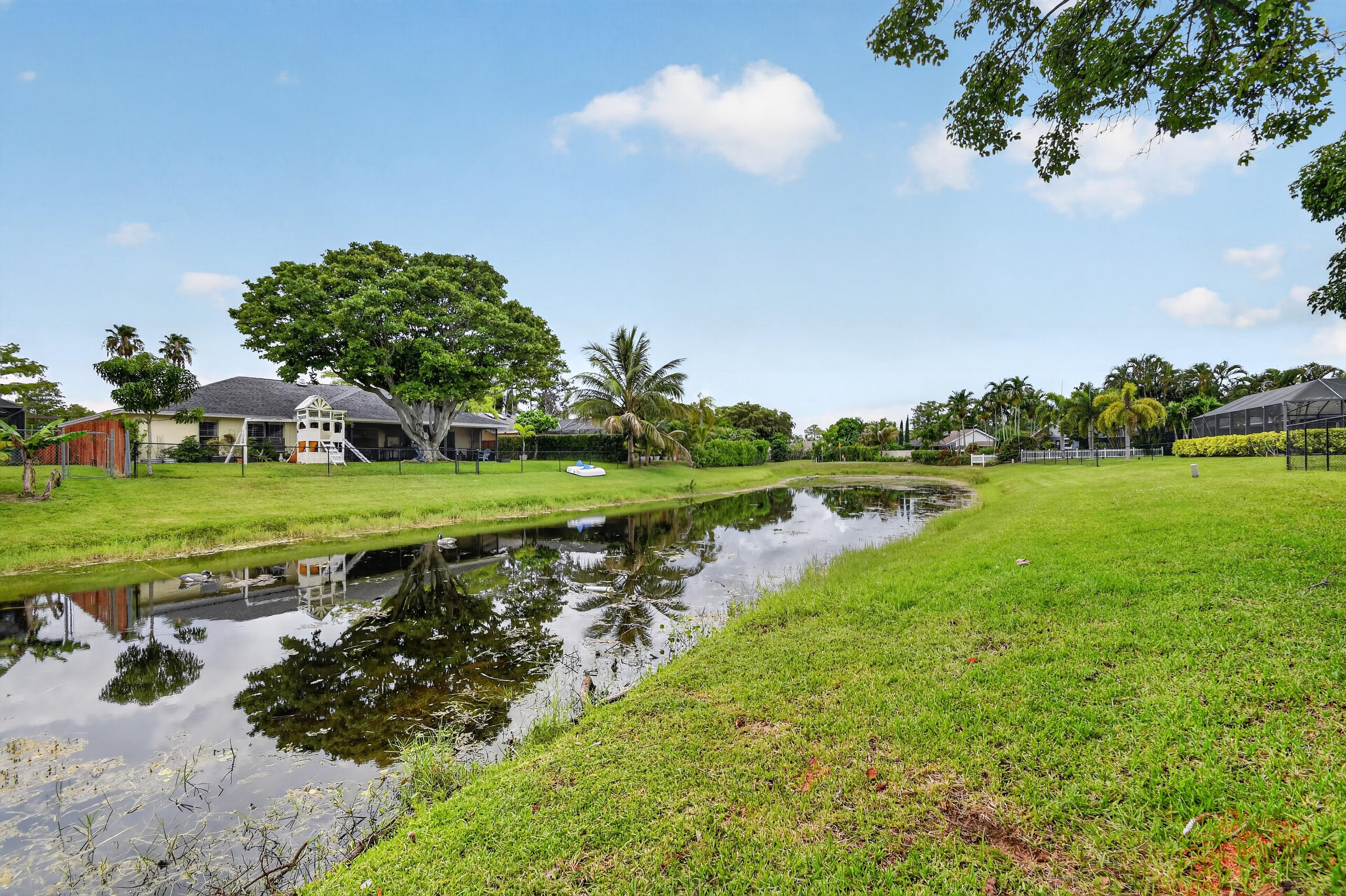 SUGAR POND MANOR OF WELLINGTON - Residential