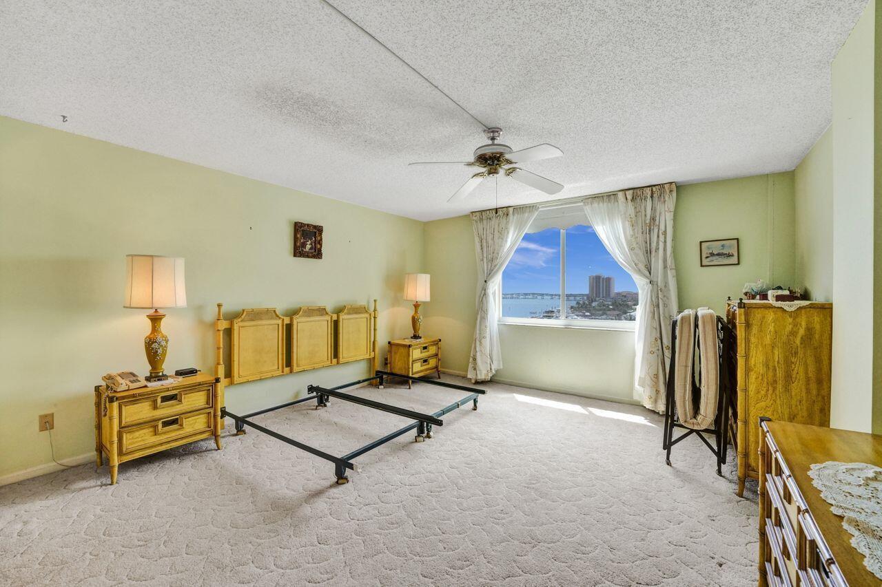 LAKE HARBOUR TOWERS CONDO - Residential
