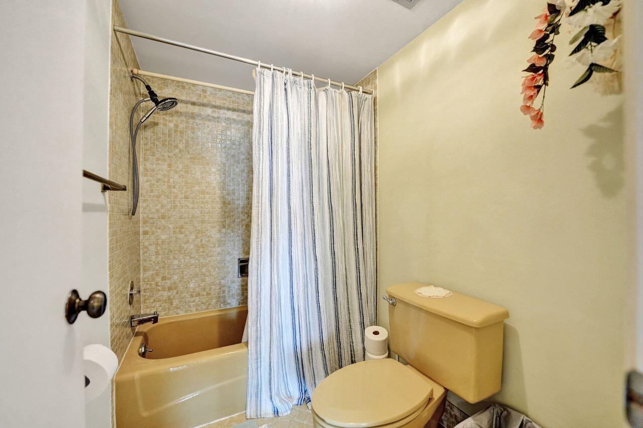 LAKE HARBOUR TOWERS CONDO - Residential