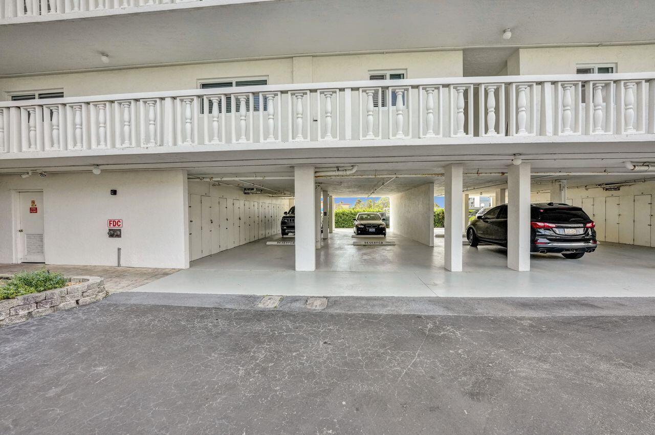 LAKE HARBOUR TOWERS CONDO - Residential